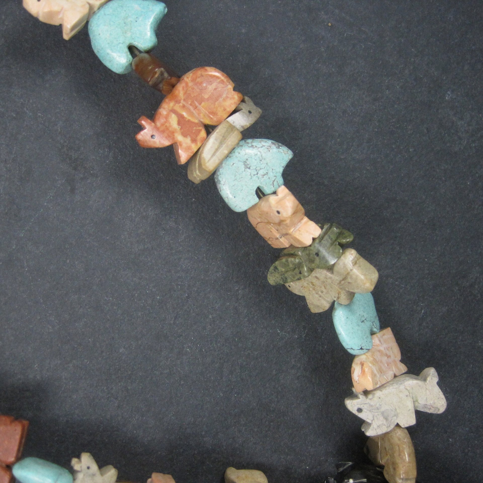 Estate 1970s Zuni Carved Fetish Bear Necklace 32 Inches