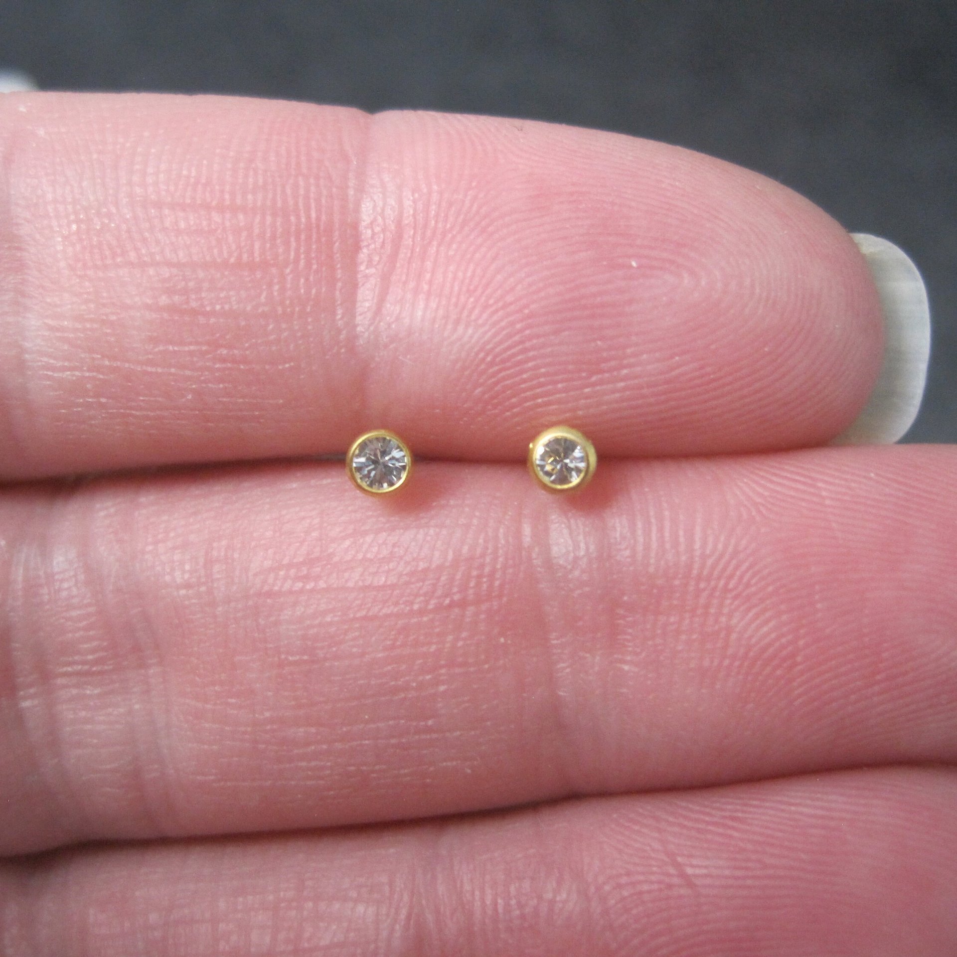 90s 3mm 14K Crystal Bezel Piercing Stud Earrings