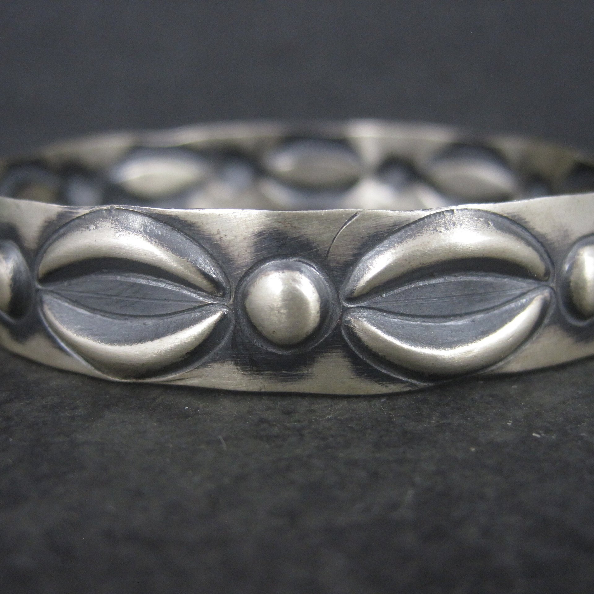 Vintage Southwestern Sterling Bangle Bracelet 8 Inches