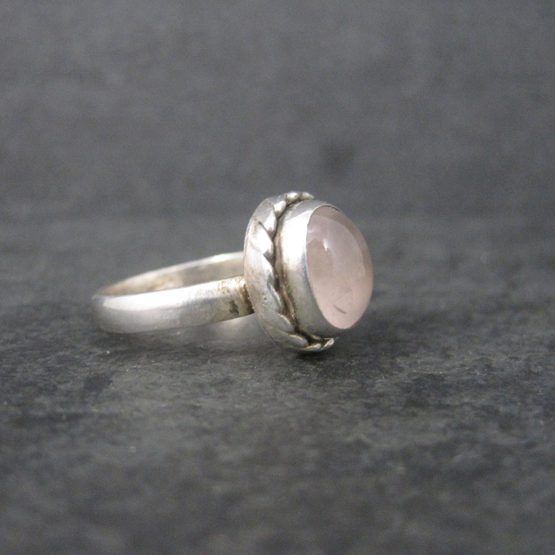 Simple 90s Sterling Rose Quartz Ring Size 7.75