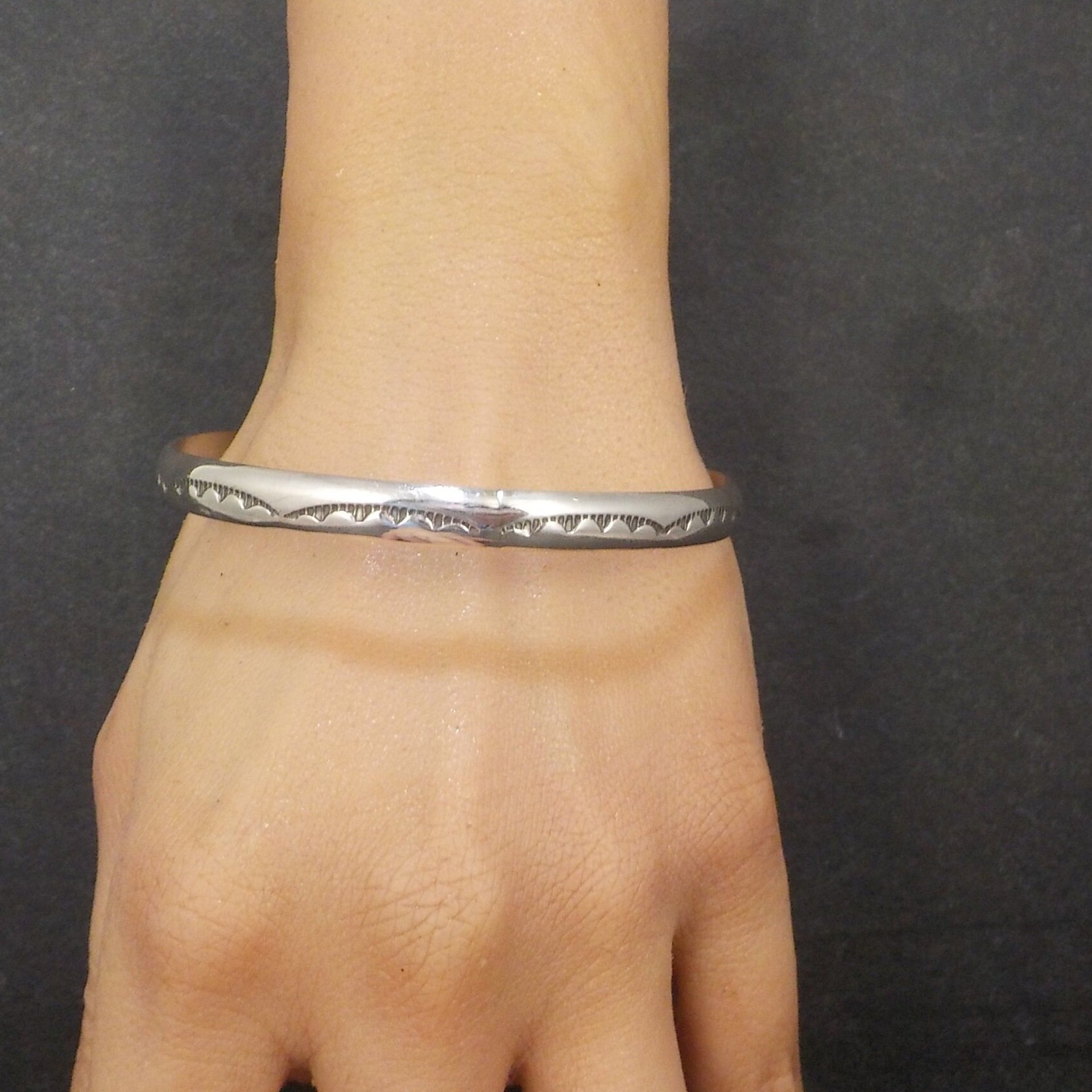 Navajo Vintage Sterling Bangle Bracelet 7.5 Inches