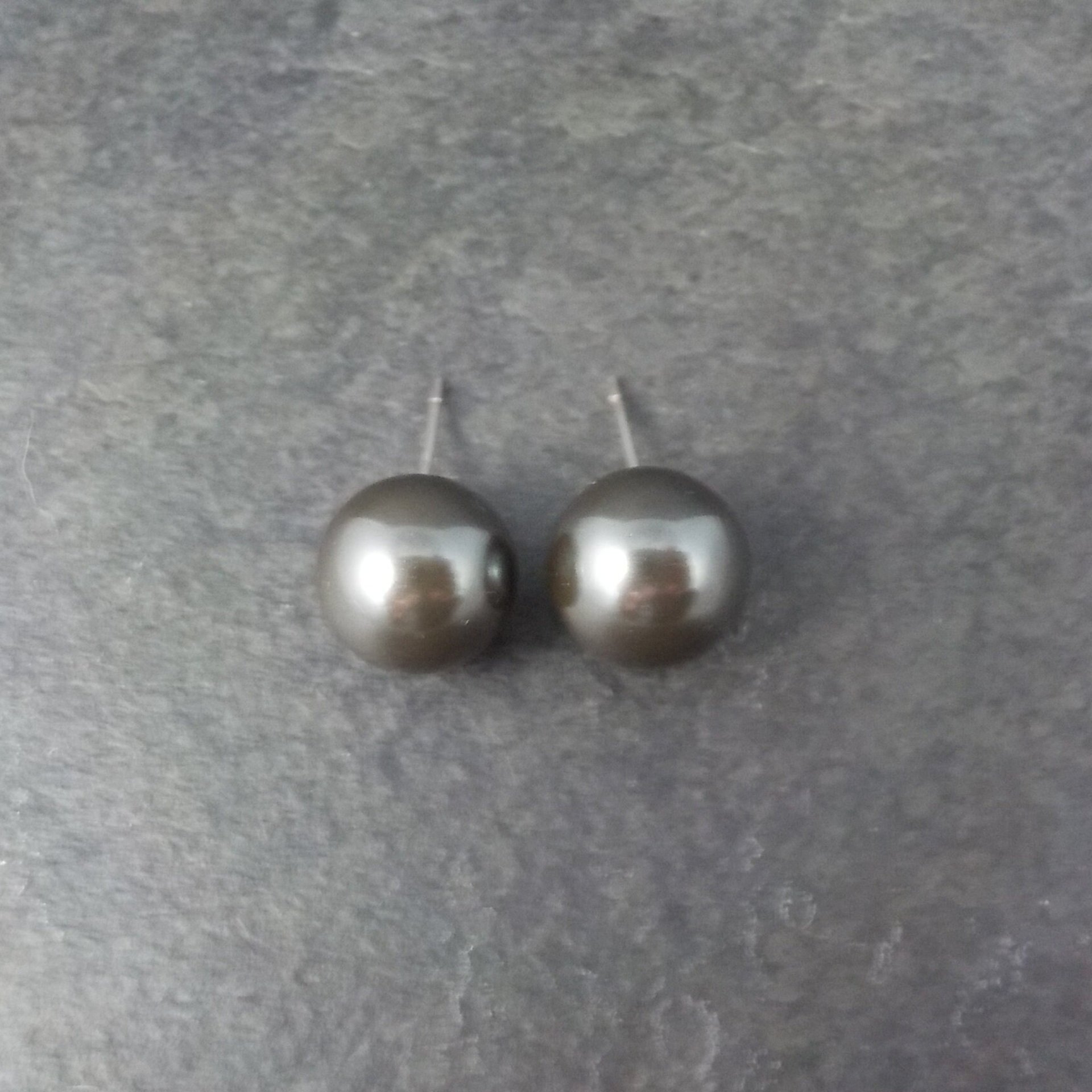 Large Vintage Sterling Faux Peacock Pearl Stud Earrings 12mm and 14mm