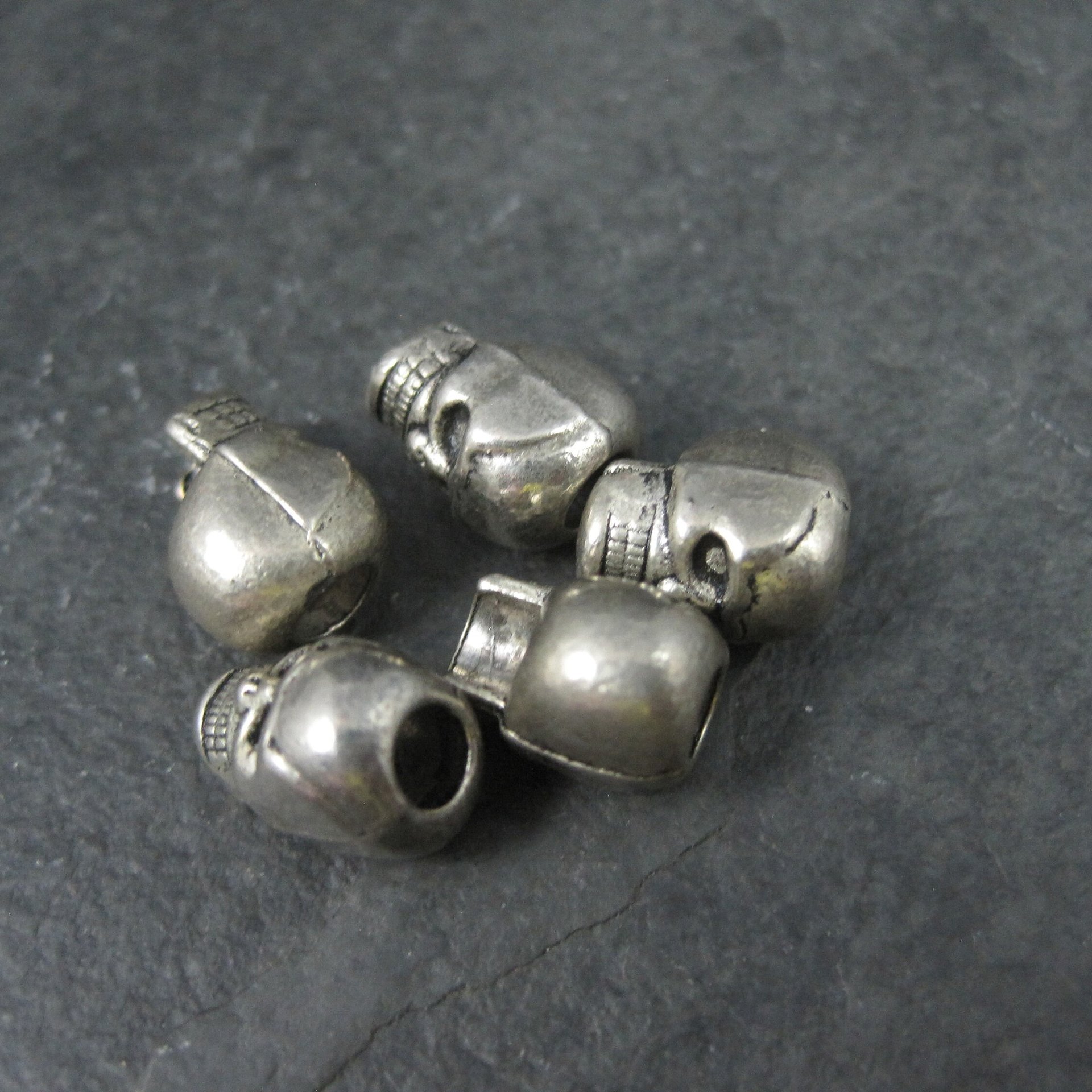 Lot of 5 3D Skull Beads 10mm