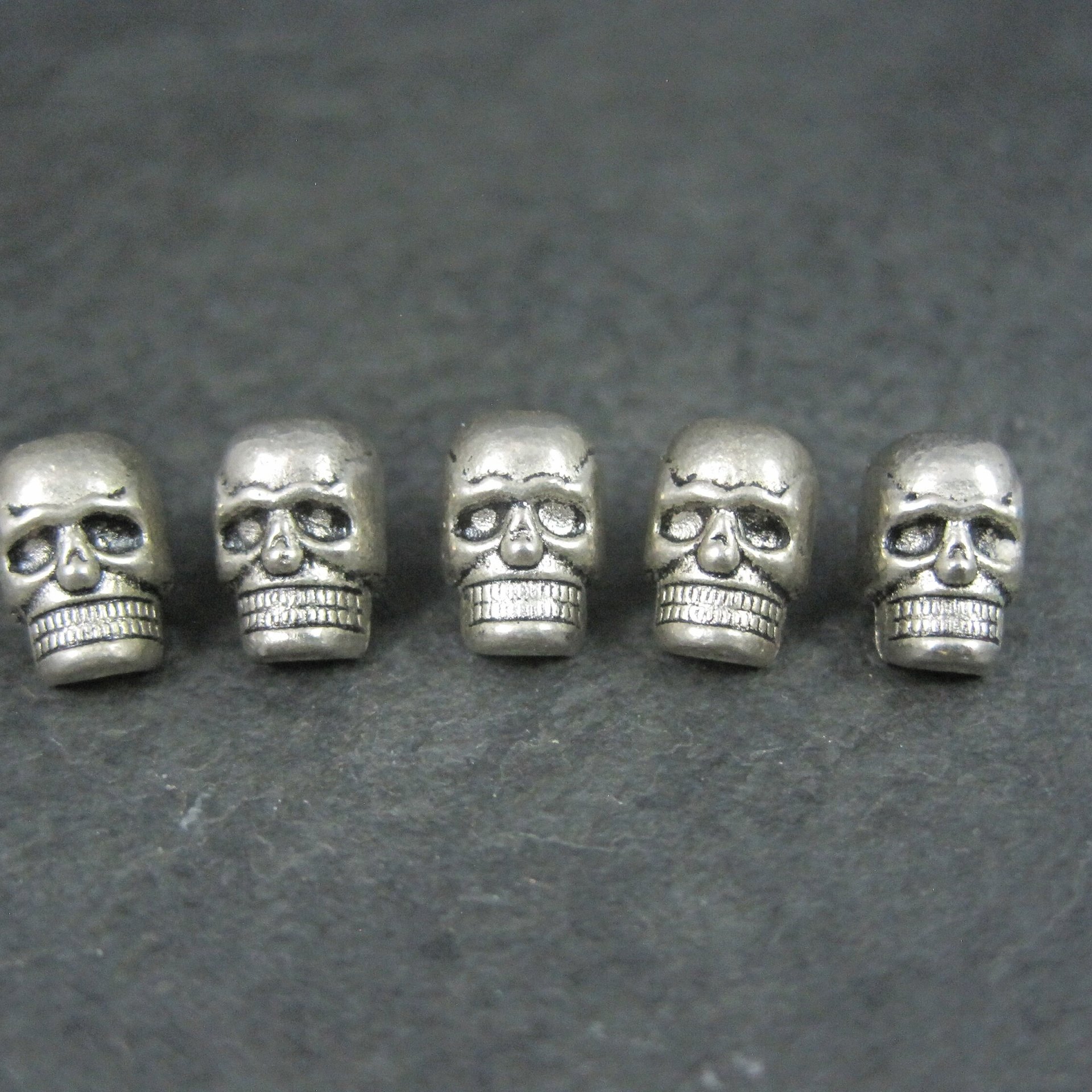 Lot of 5 3D Skull Beads 10mm