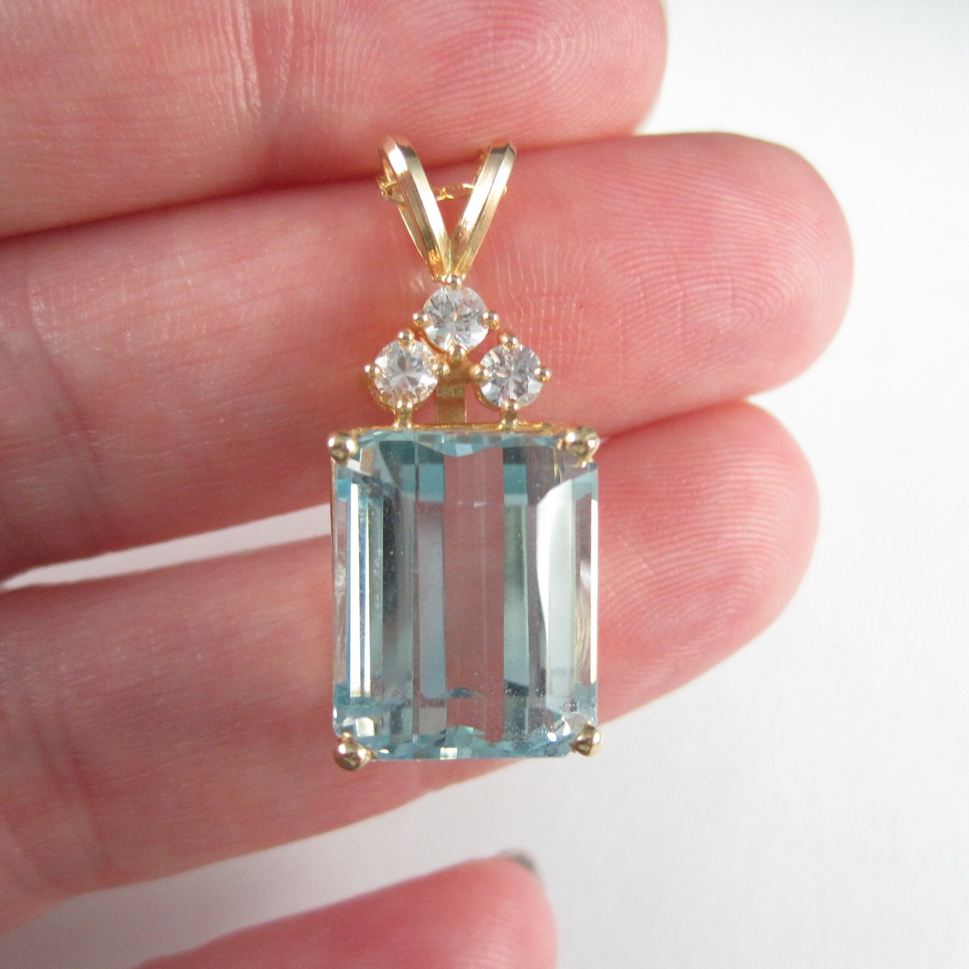 Vintage 14K 14.8 Carat Blue Topaz Diamond Pendant