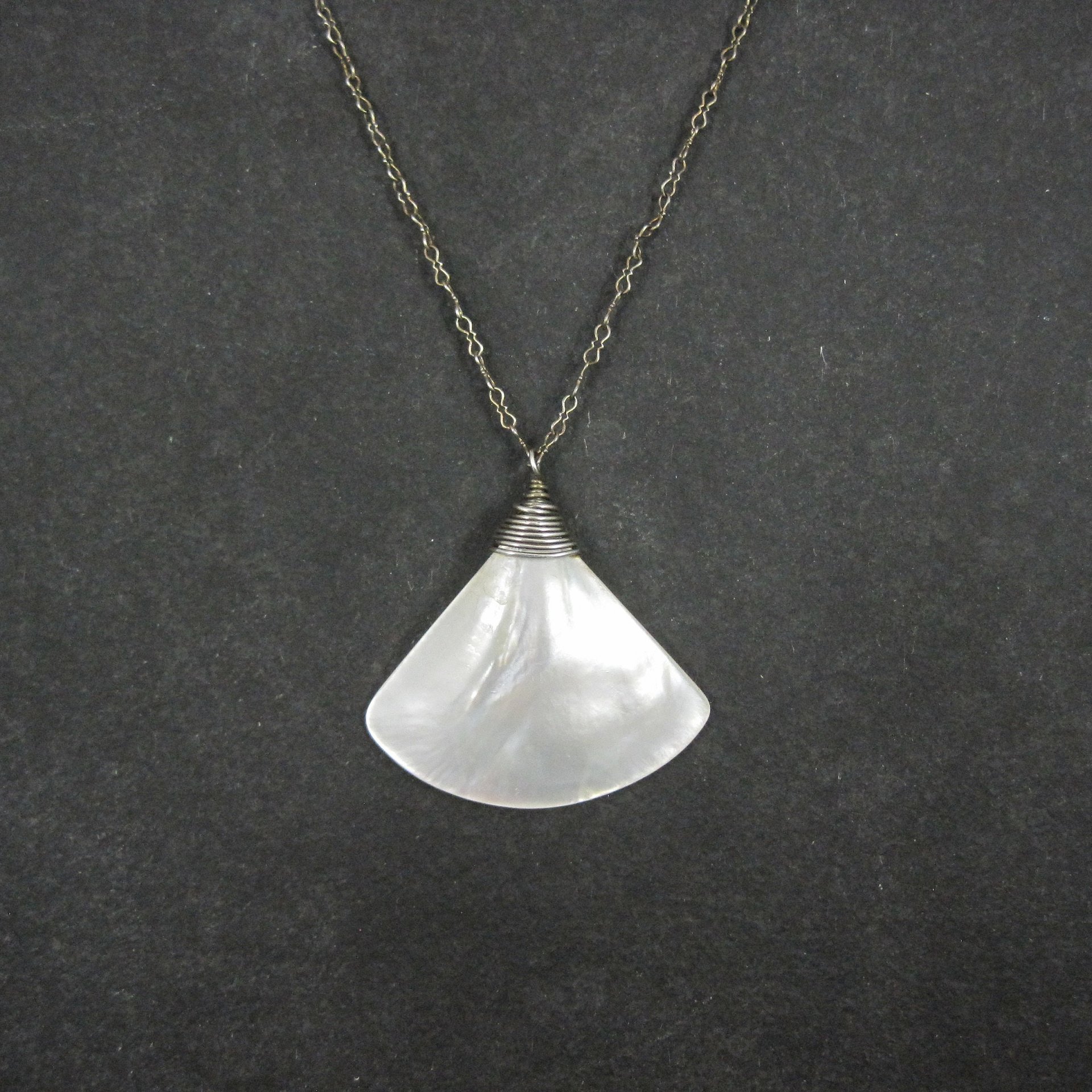 Vintage Sterling Mother of Pearl Shell Pendant Necklace