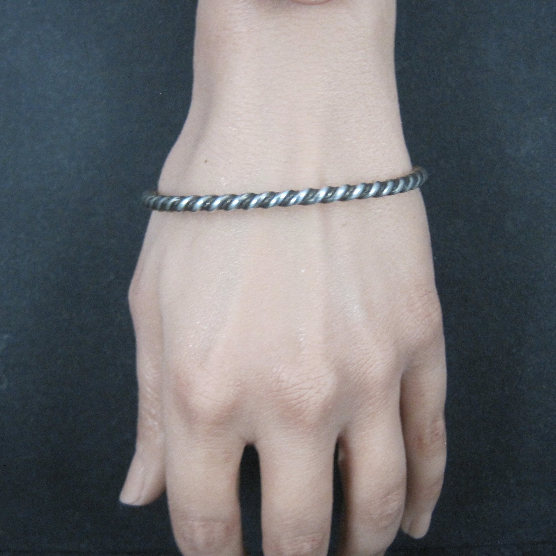 Vintage Southwestern Sterling 4mm Twisted Bangle Bracelet 8 Inches