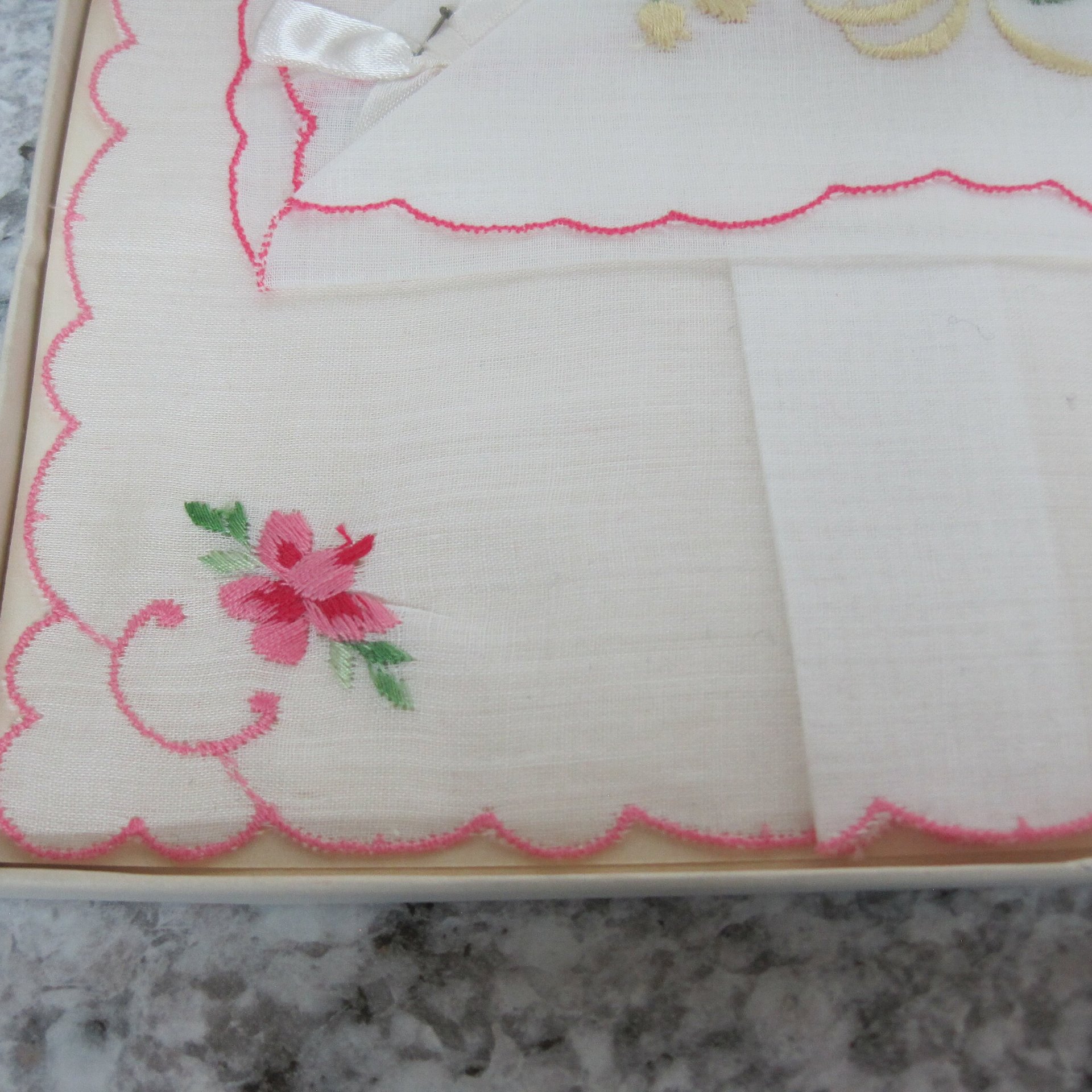 Vintage Embroidered Rose Hankies Set of 2 Cotton Desco Original Box Gift Set