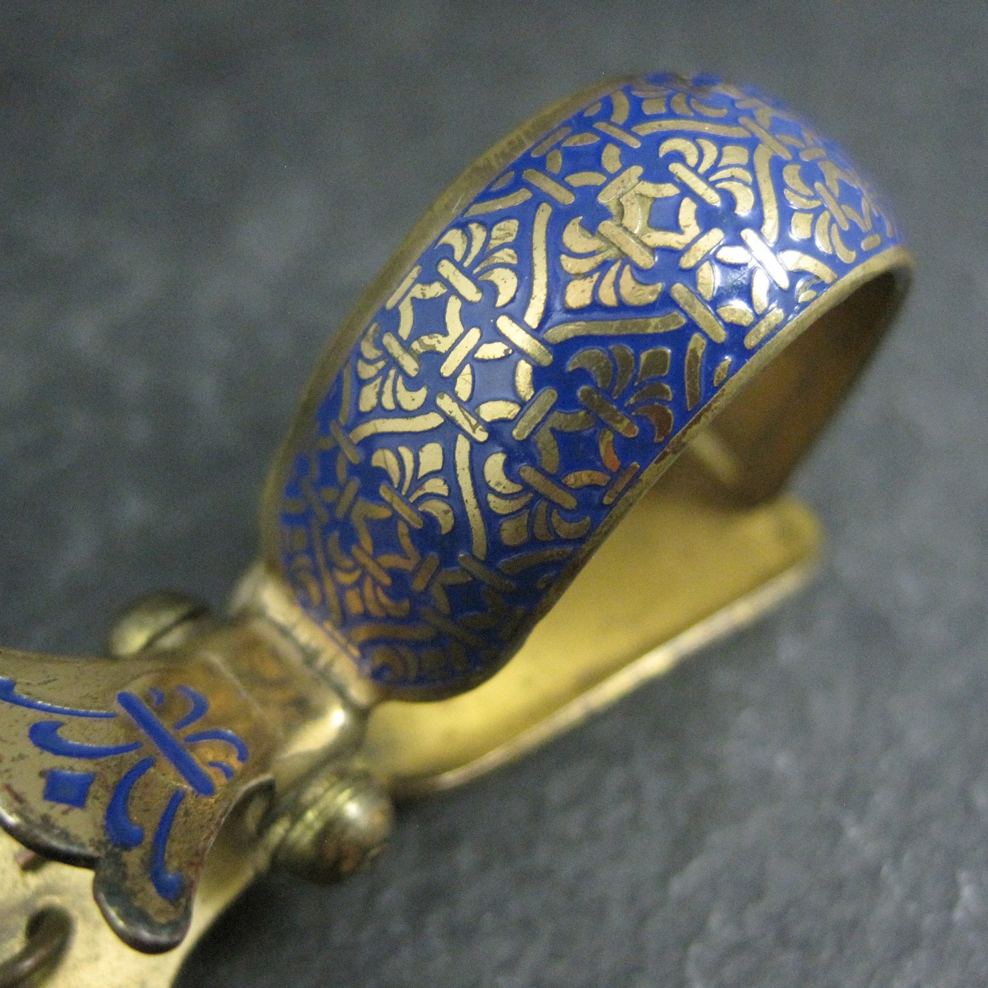 Vintage Blue Enamel Scarf Glove Clip