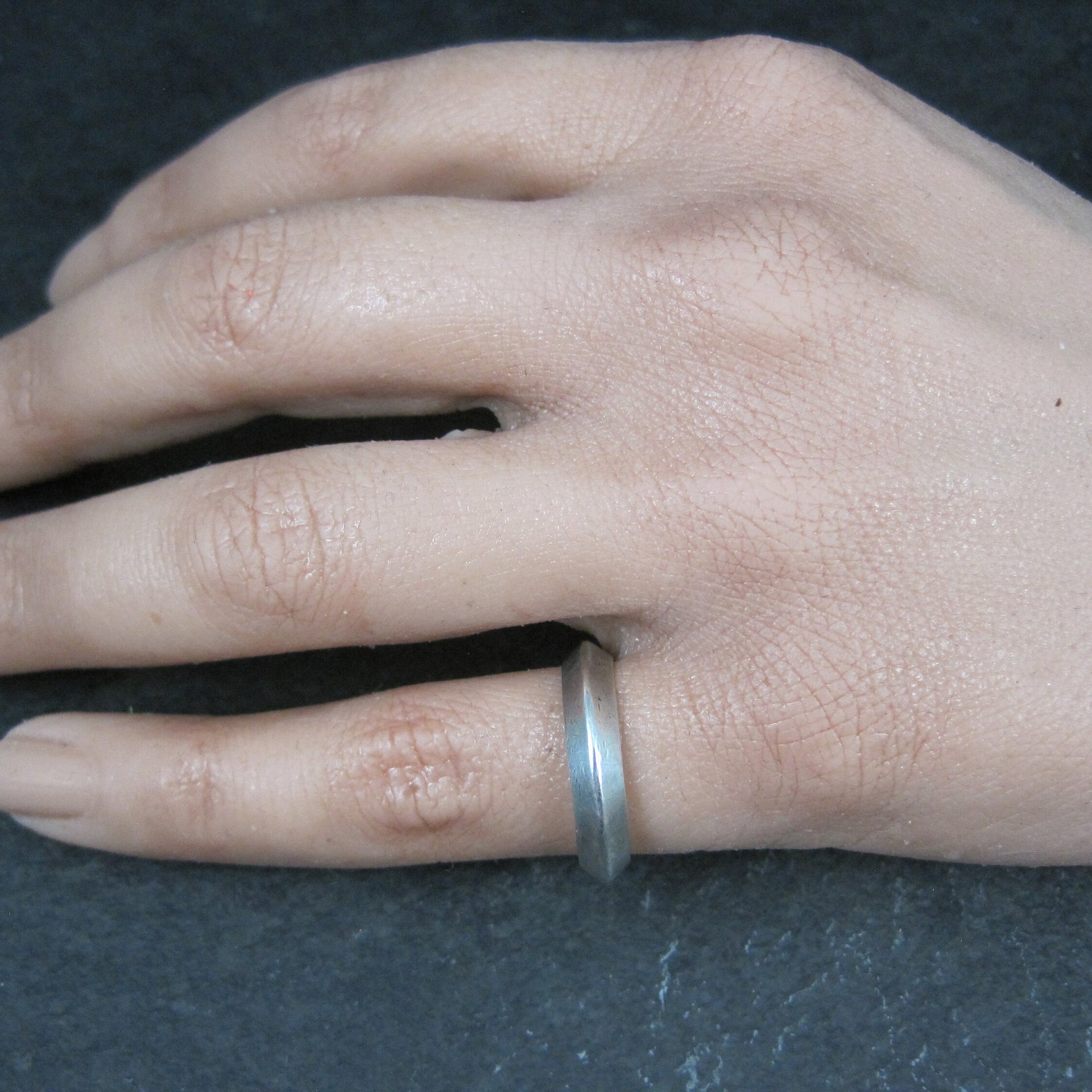 Vintage 4mm Sterling Tribal Band Ring Size 6