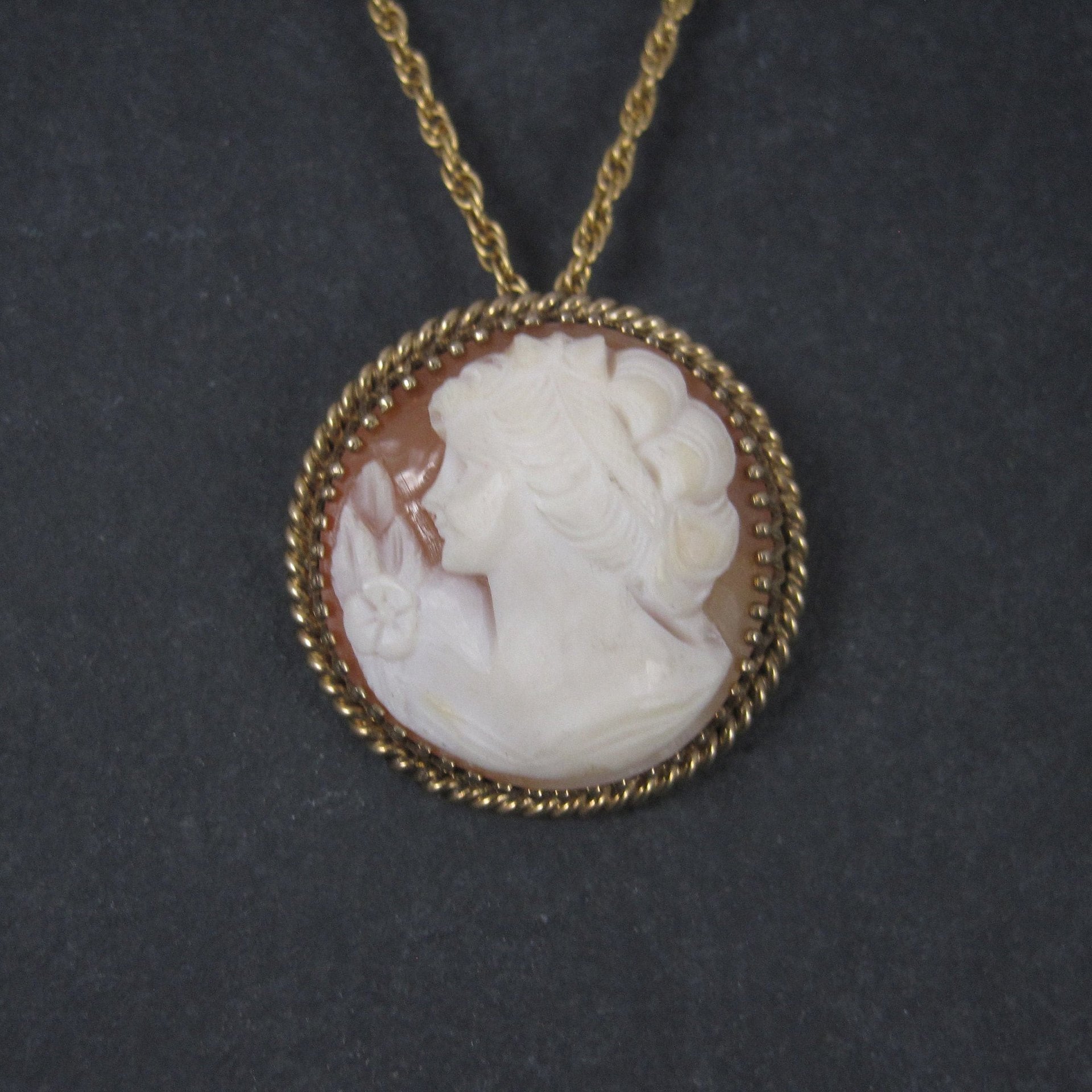 Vintage Carved Shell Cameo Brooch Pendant 12K Gold Filled Winard