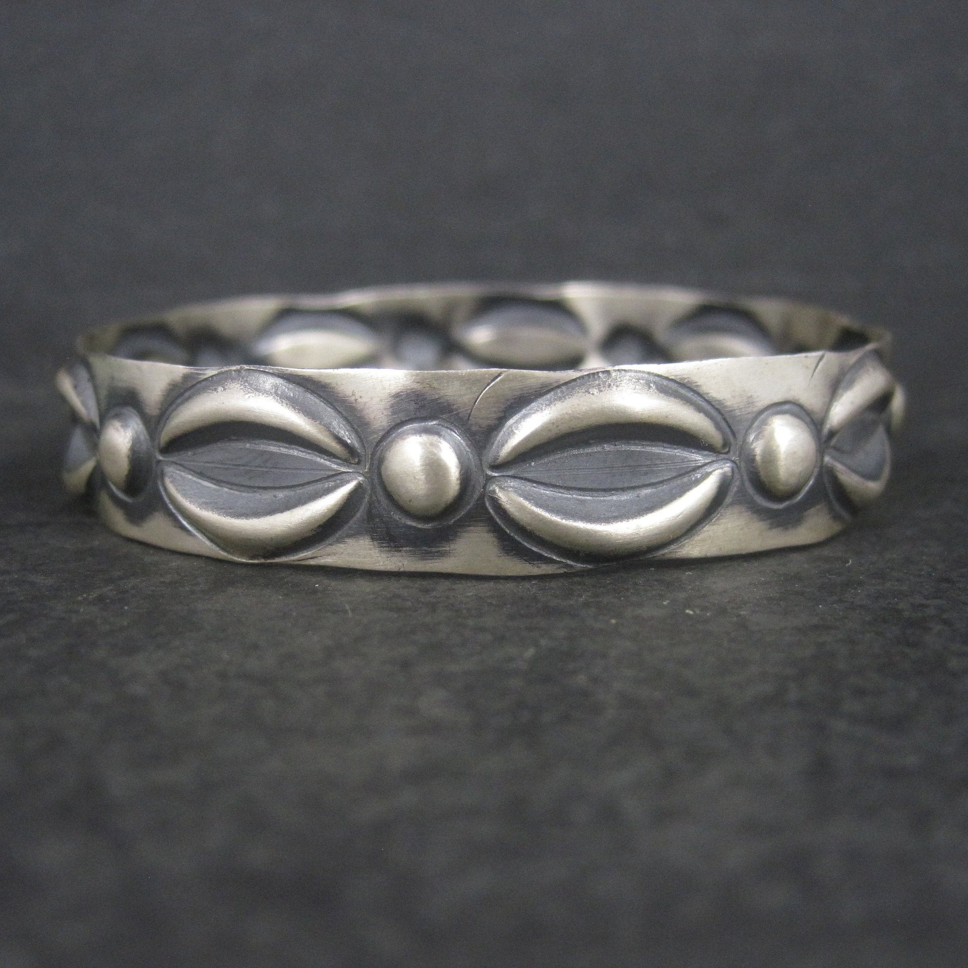 Vintage Southwestern Sterling Bangle Bracelet 8 Inches