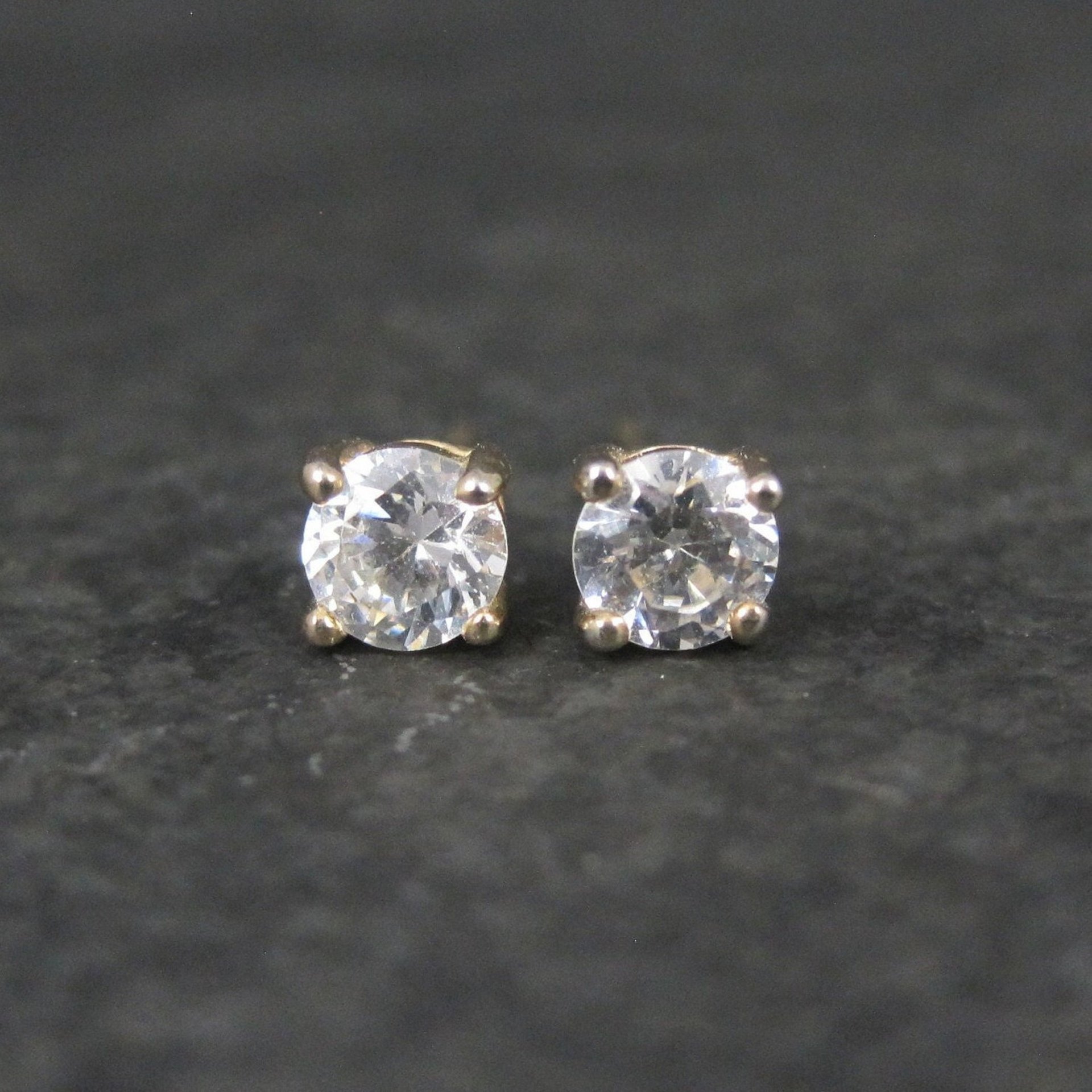 Vintage 14K Cz 4mm Stud Earrings