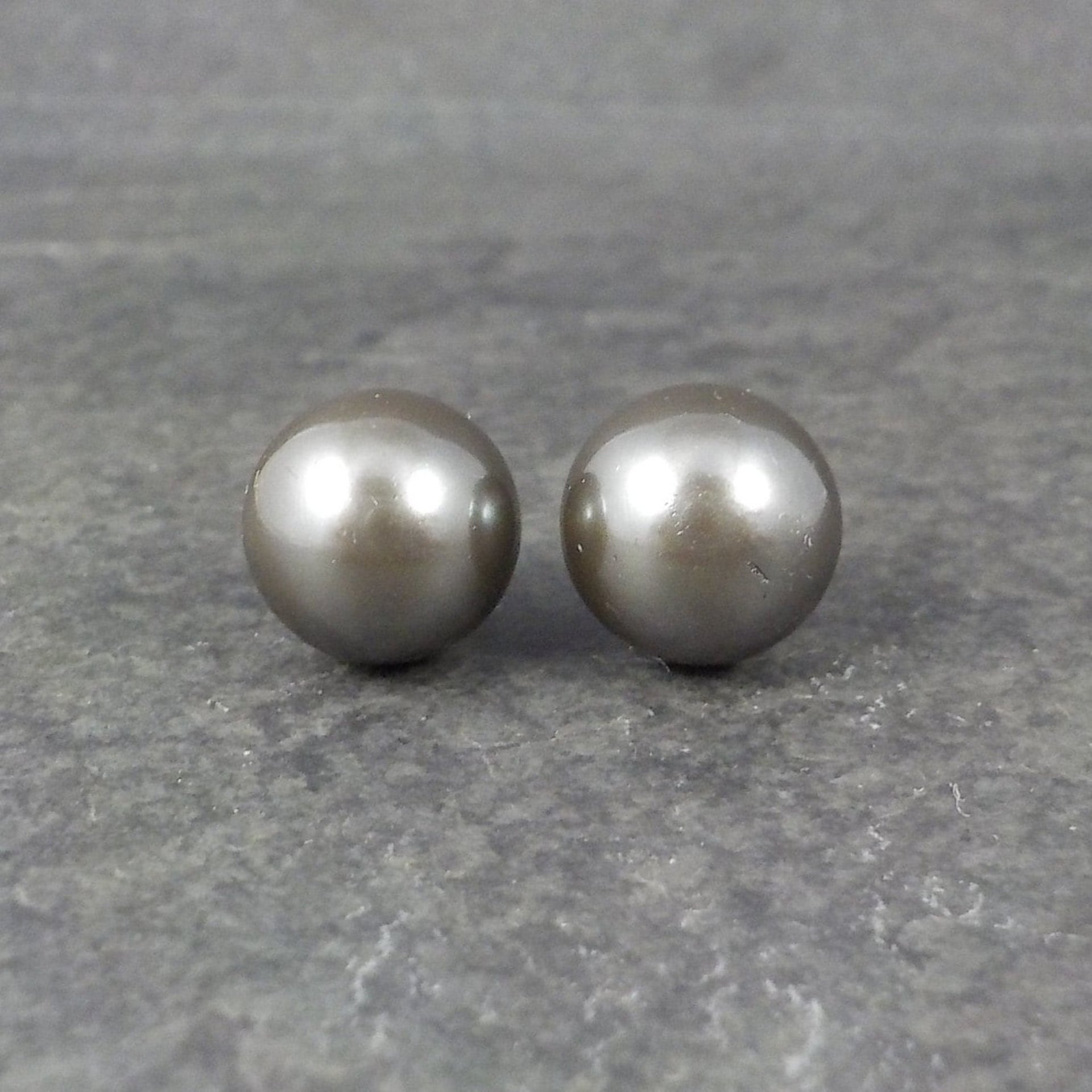 Large Vintage Sterling Faux Peacock Pearl Stud Earrings 12mm and 14mm