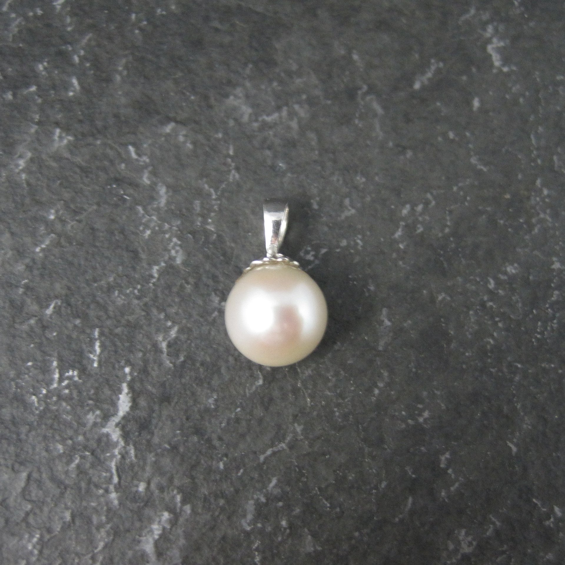 Vintage 10K Pearl Pendant Solitaire