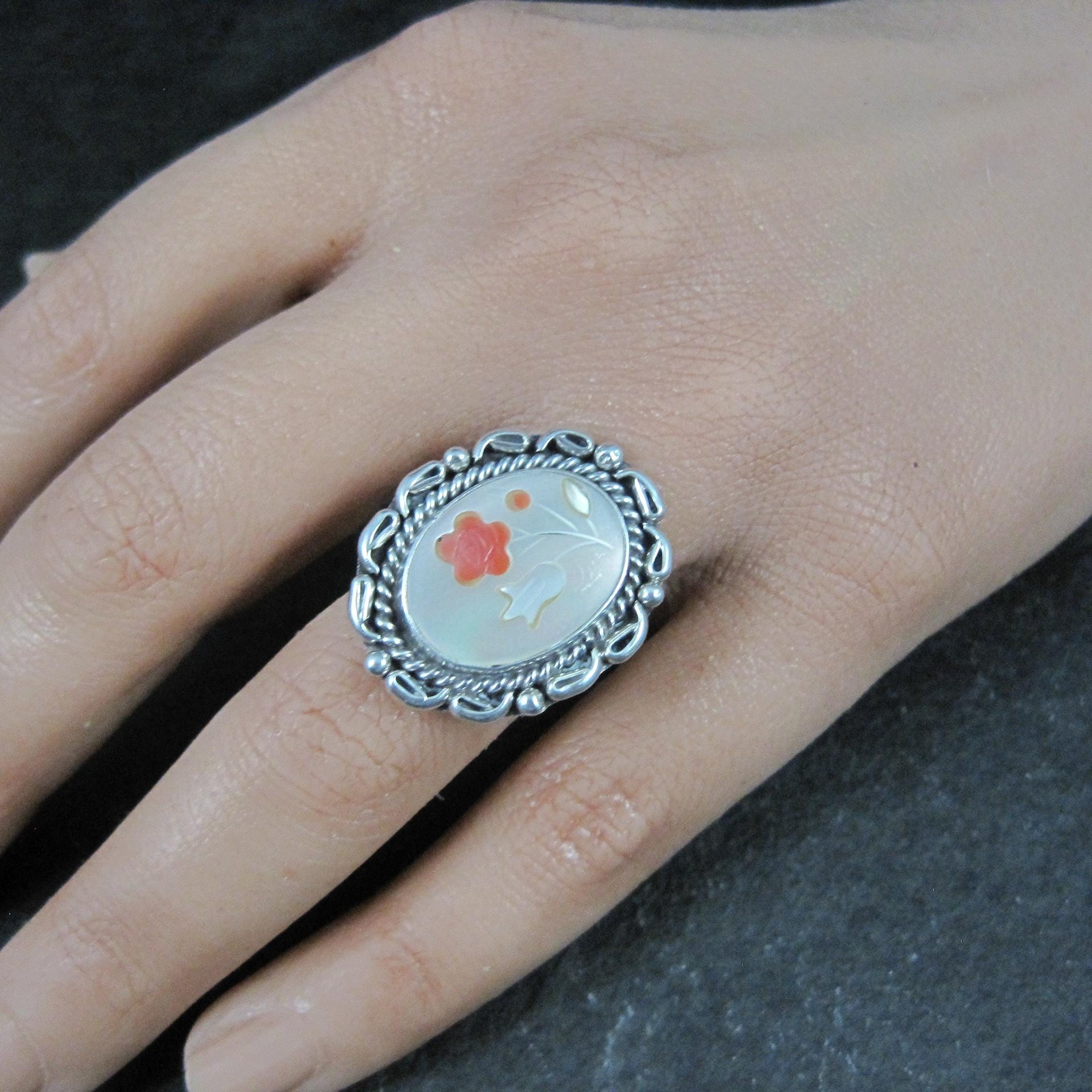 Vintage Mother of Pearl Coral Inlay Flower Ring Southwestern Sterling Silver Size 5