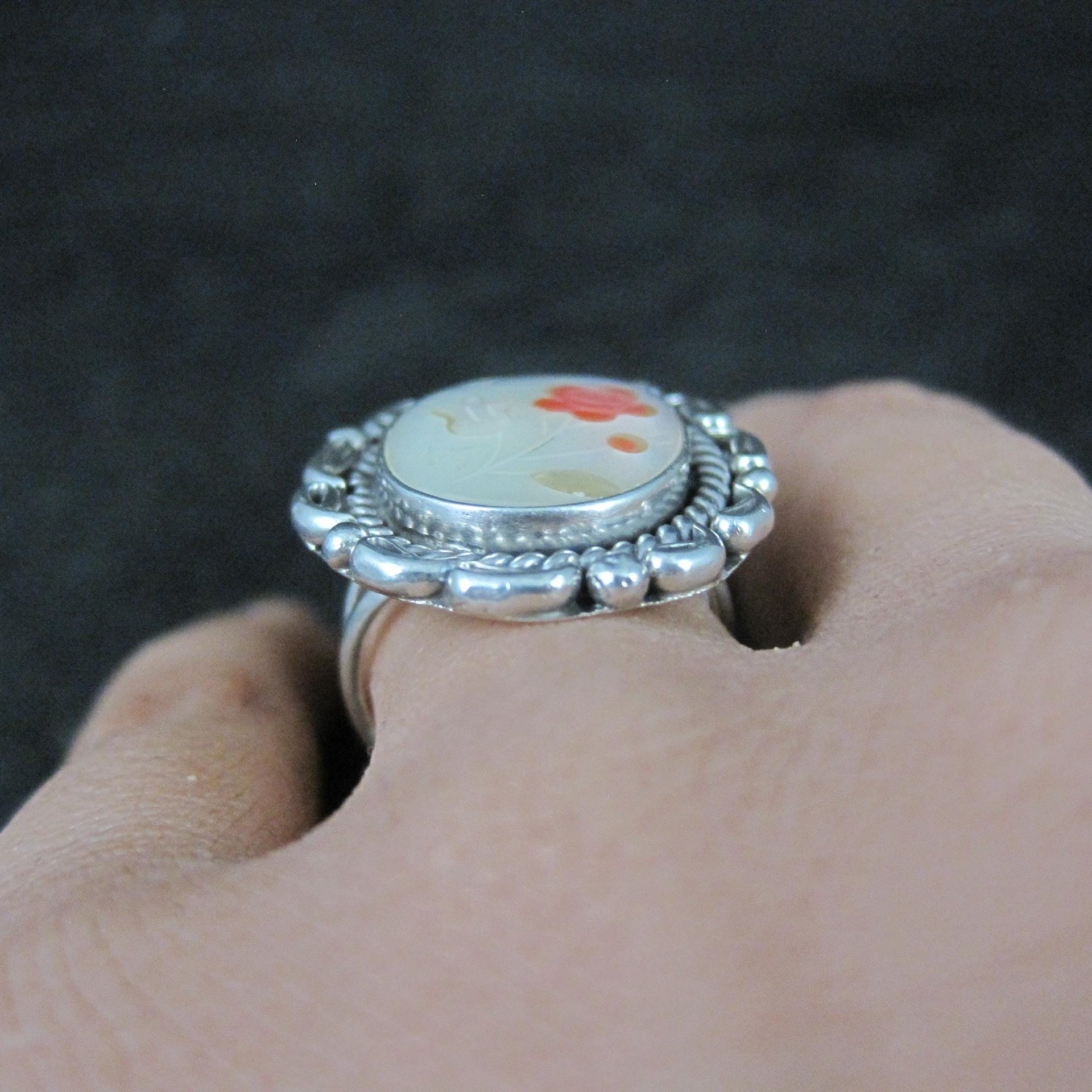 Vintage Mother of Pearl Coral Inlay Flower Ring Southwestern Sterling Silver Size 5