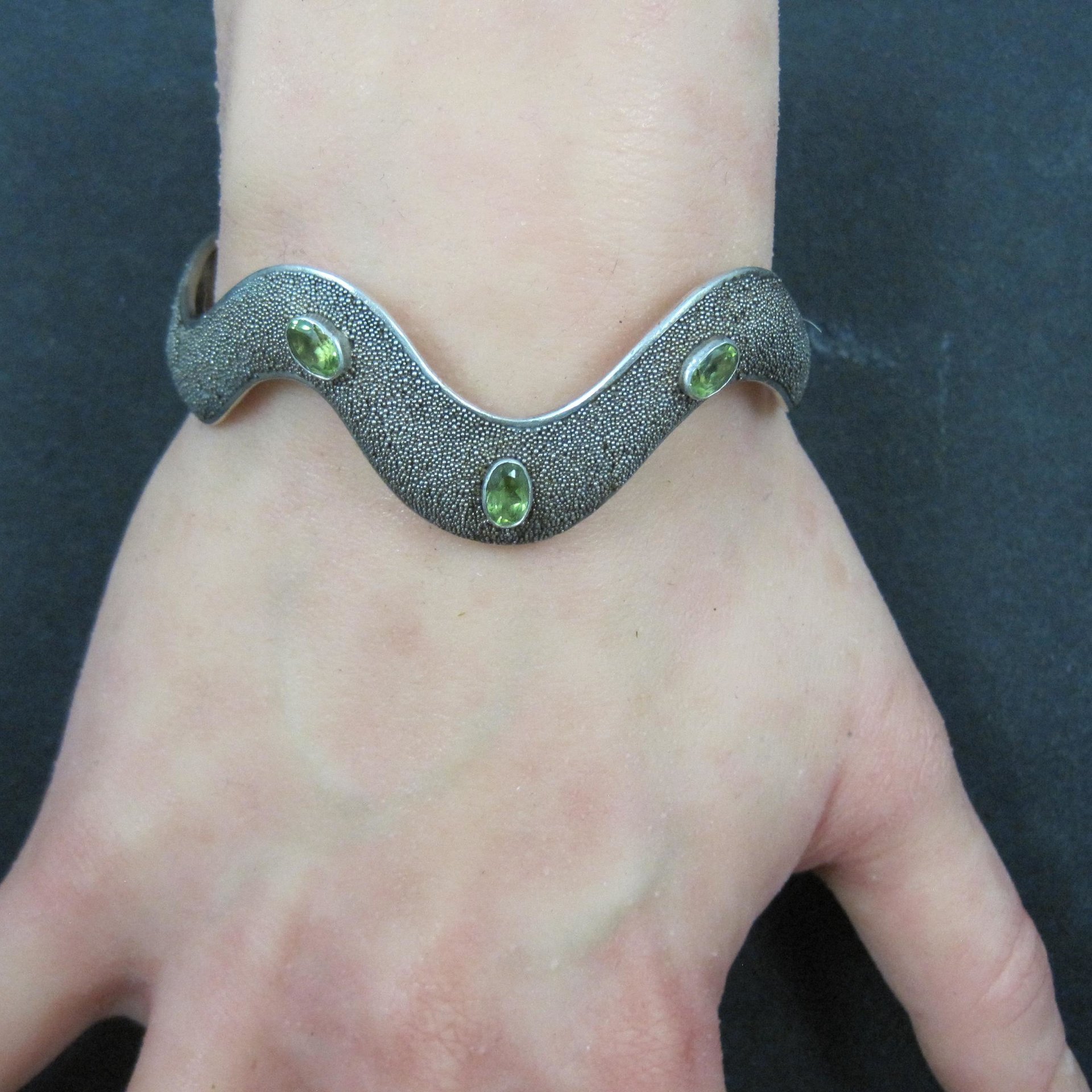 Wavy Textured Peridot Cuff Bracelet Vintage Sterling Silver 6.5 Inches