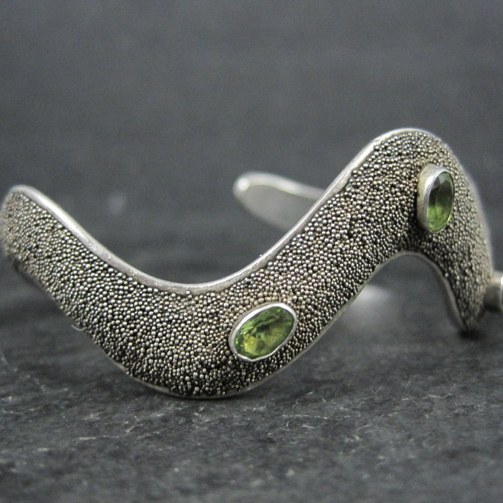 Wavy Textured Peridot Cuff Bracelet Vintage Sterling Silver 6.5 Inches