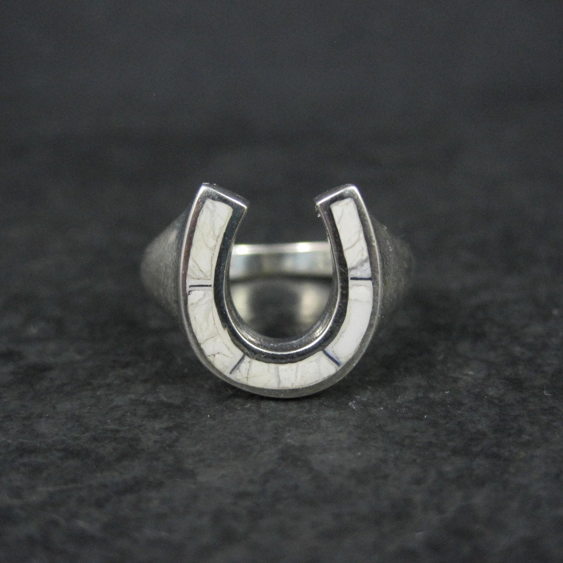 Vintage Sterling Silver Howlite Inlay Horseshoe Ring Size 8