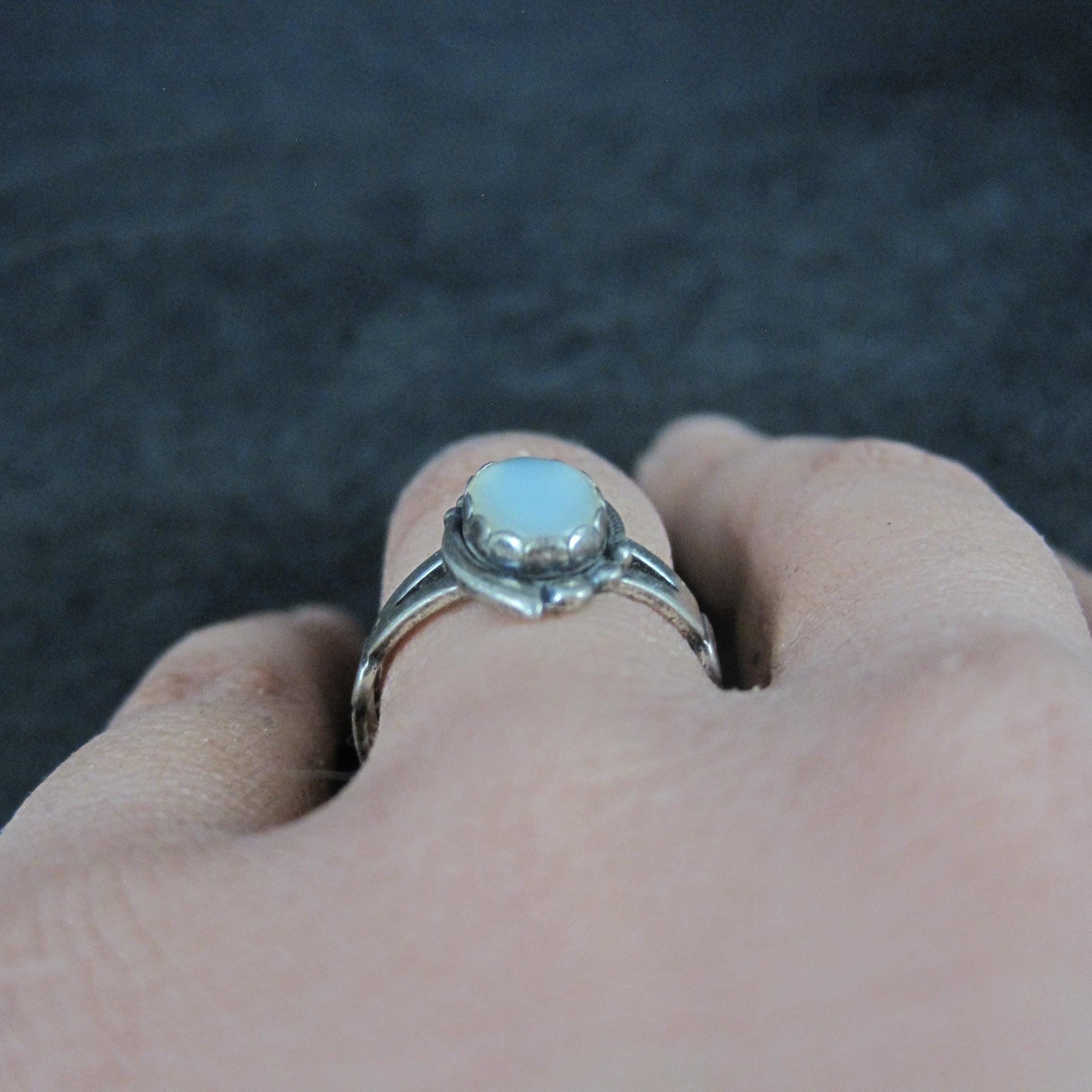 Vintage Southwestern Sterling Mother of Pearl Ring Sizes 6-6.5