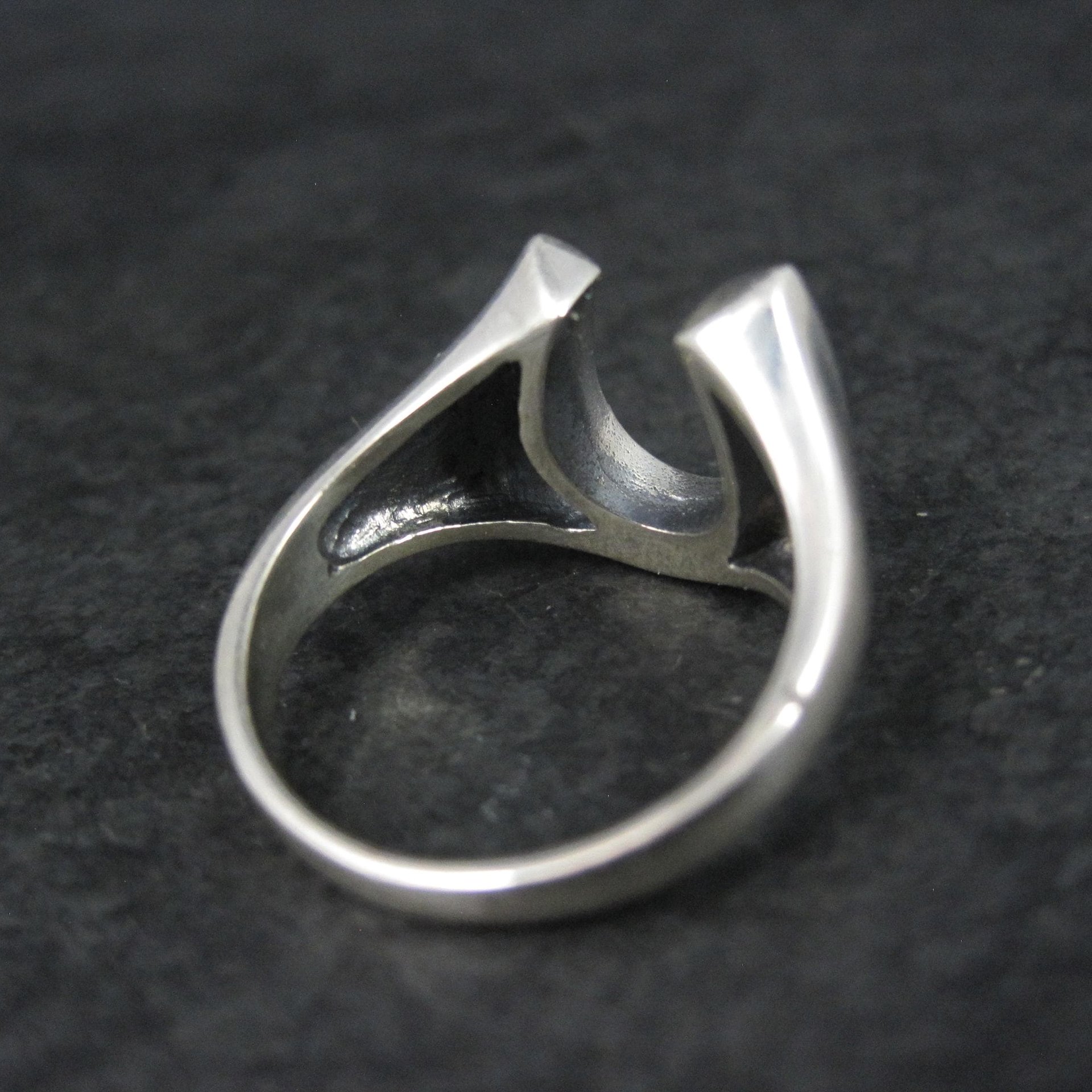 Vintage Sterling Silver Howlite Inlay Horseshoe Ring Size 8