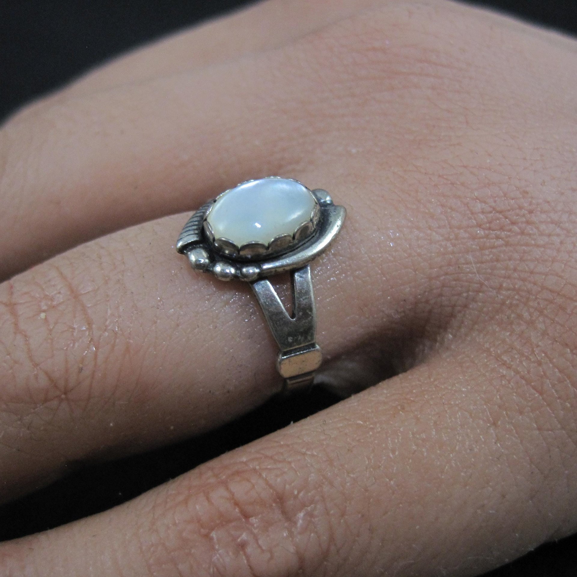 Vintage Southwestern Sterling Mother of Pearl Ring Sizes 6-6.5