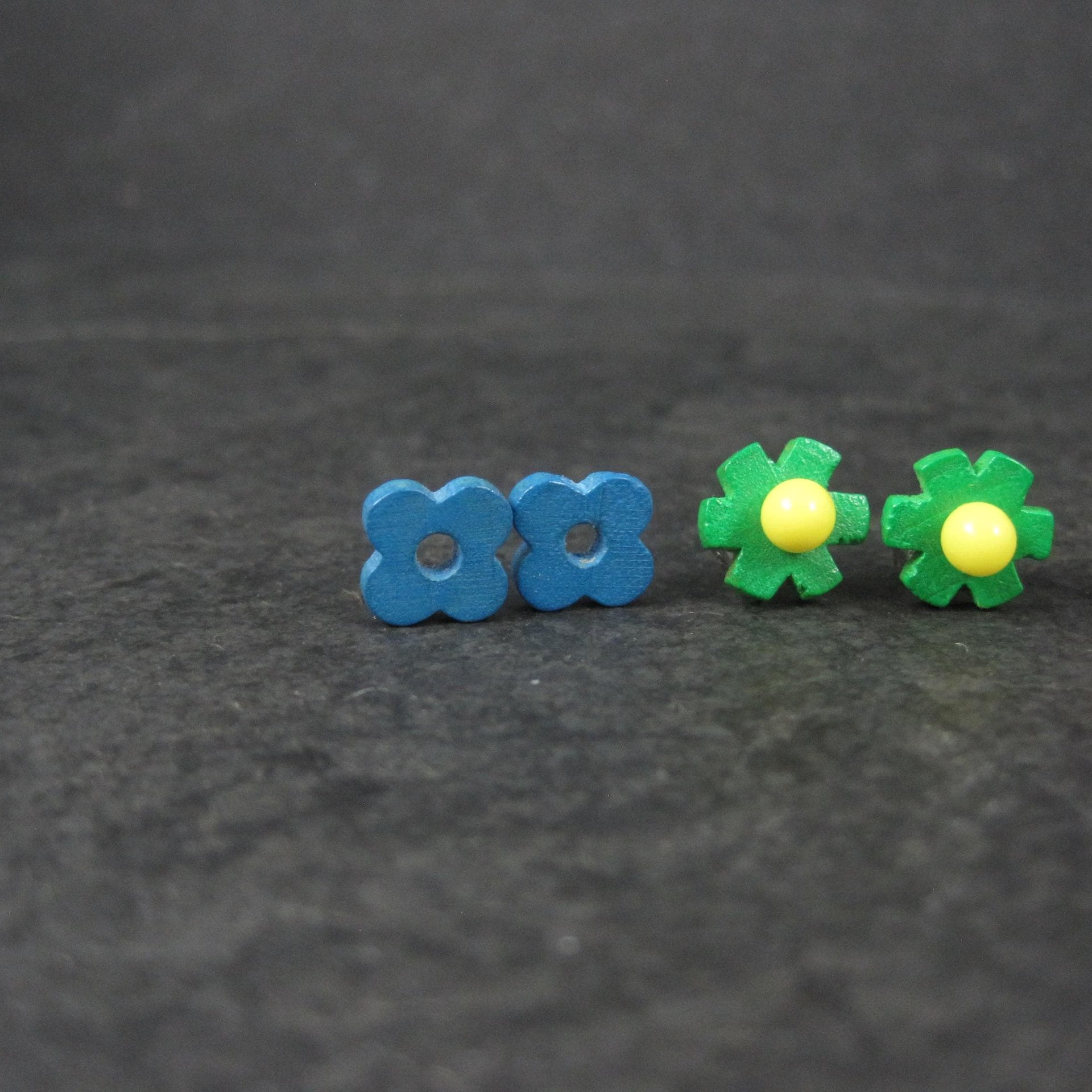 1990s Avon Interchangeable Flower Stud Earrings