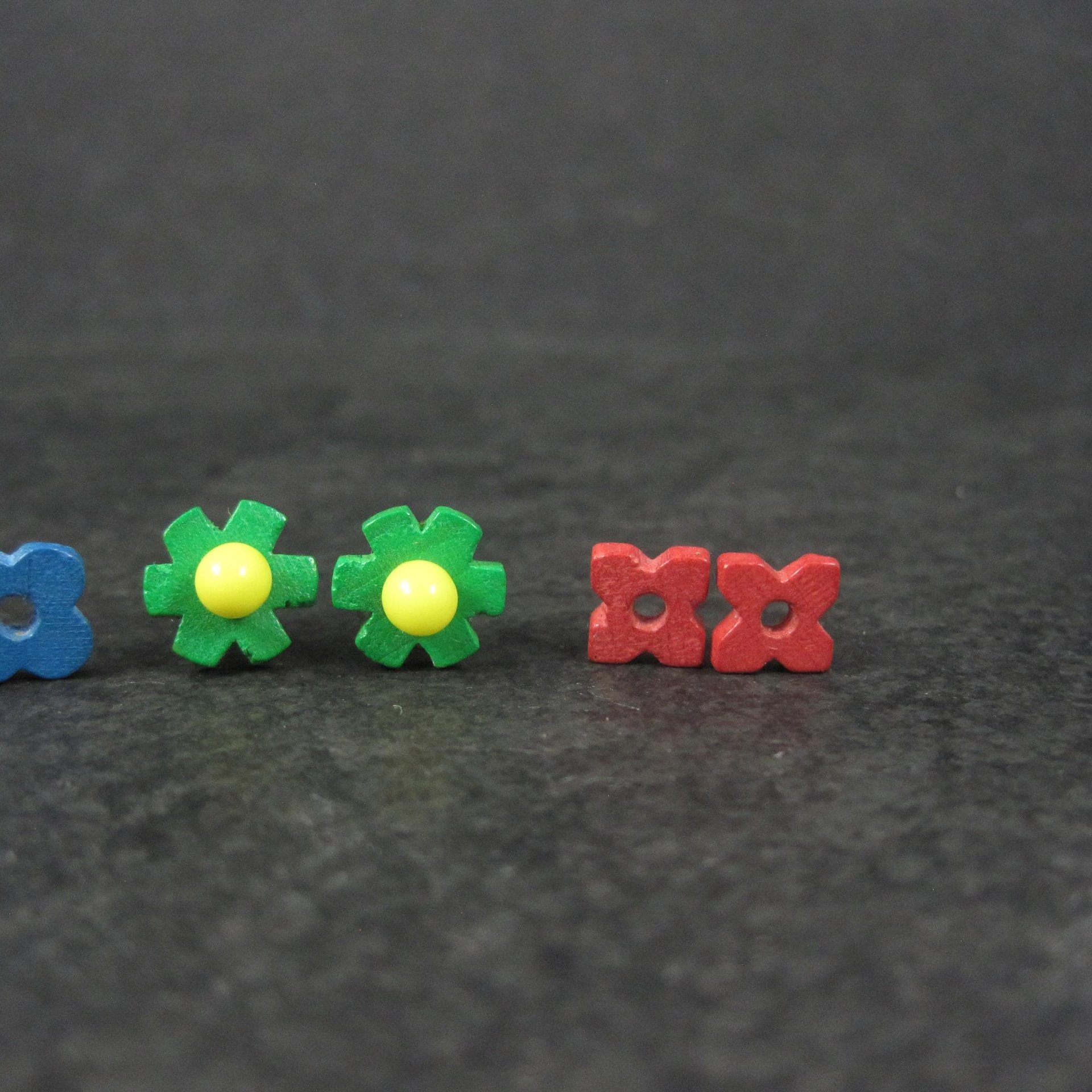 1990s Avon Interchangeable Flower Stud Earrings