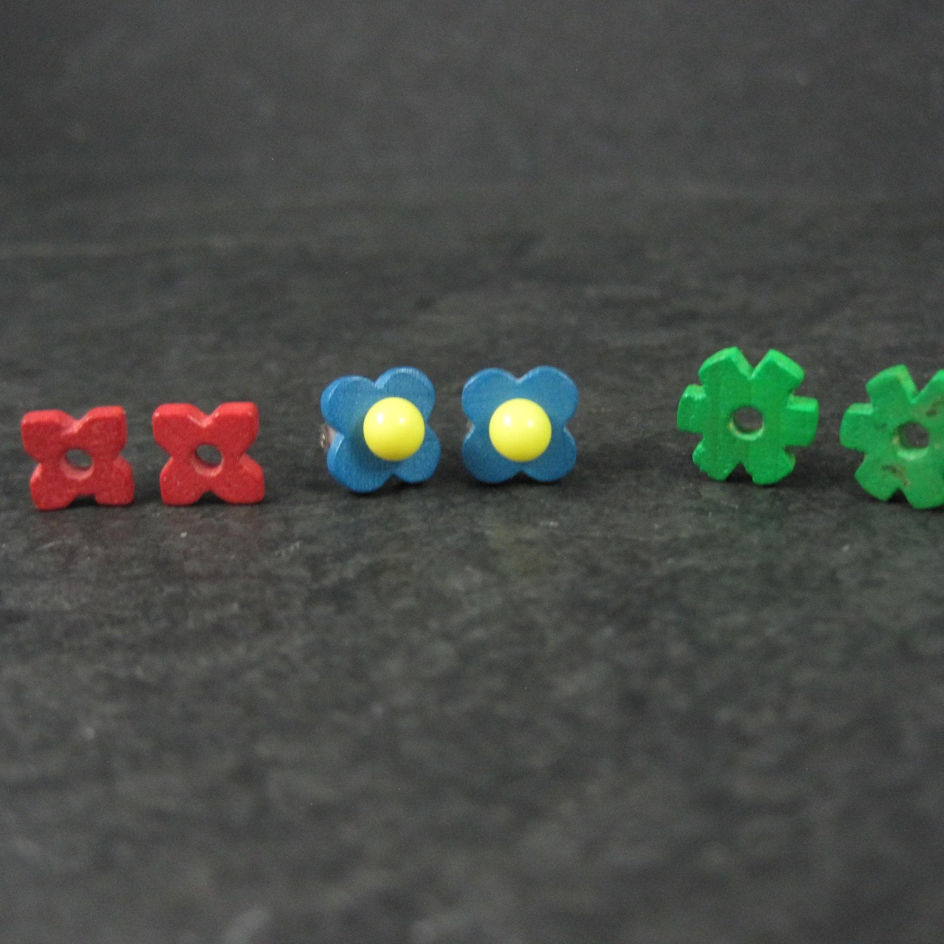 1990s Avon Interchangeable Flower Stud Earrings