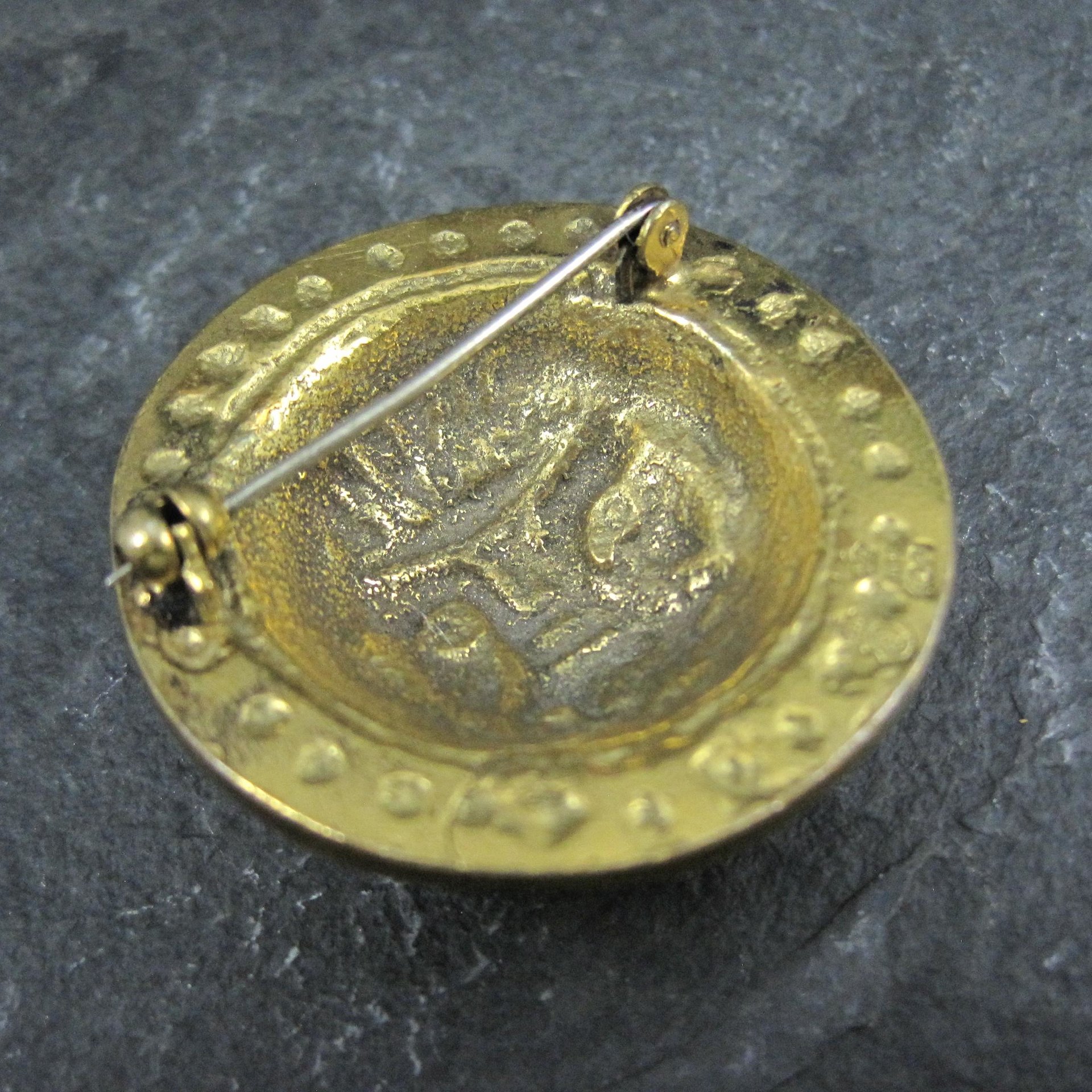 Vintage Gold Lions Head Brooch Kopi