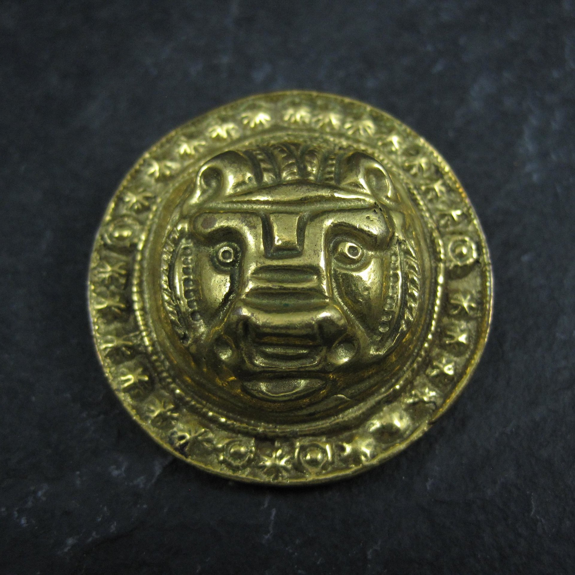 Vintage Gold Lions Head Brooch Kopi