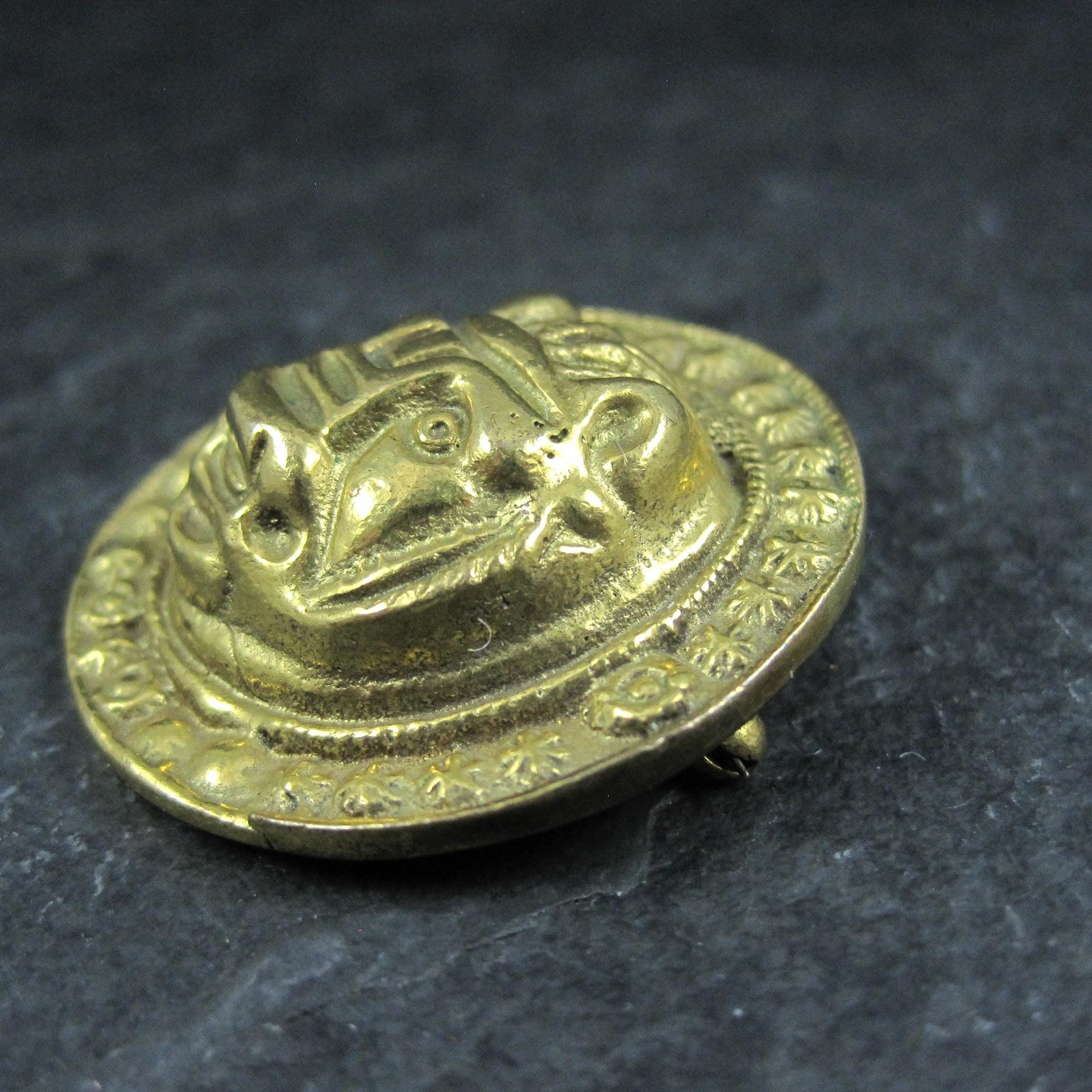 Vintage Gold Lions Head Brooch Kopi