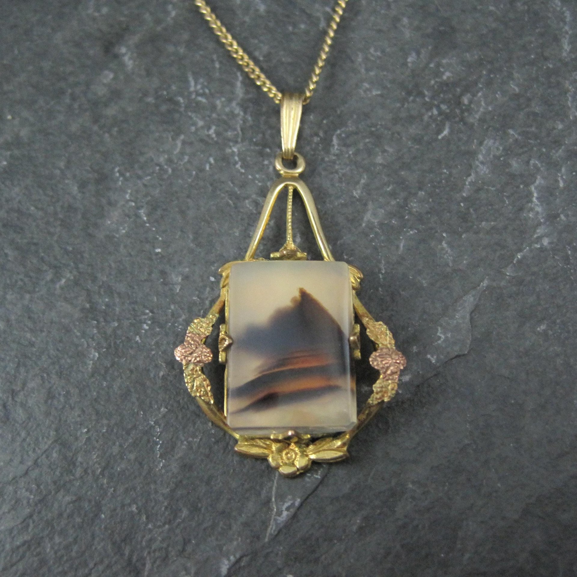 Art Deco 12K Gold Filled Montana Agate Pendant Necklace