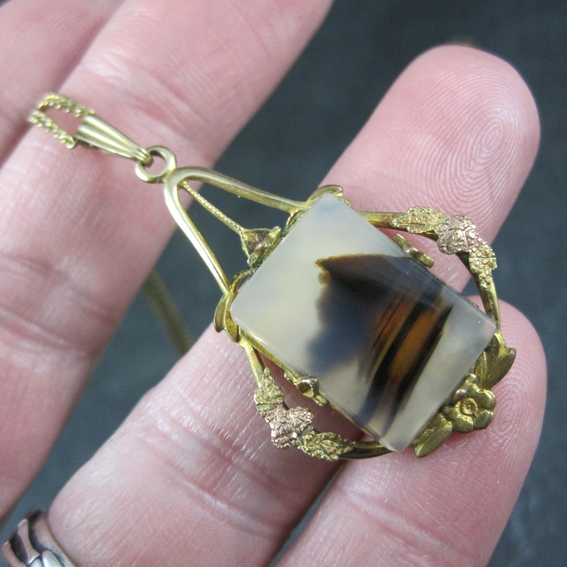 Art Deco 12K Gold Filled Montana Agate Pendant Necklace
