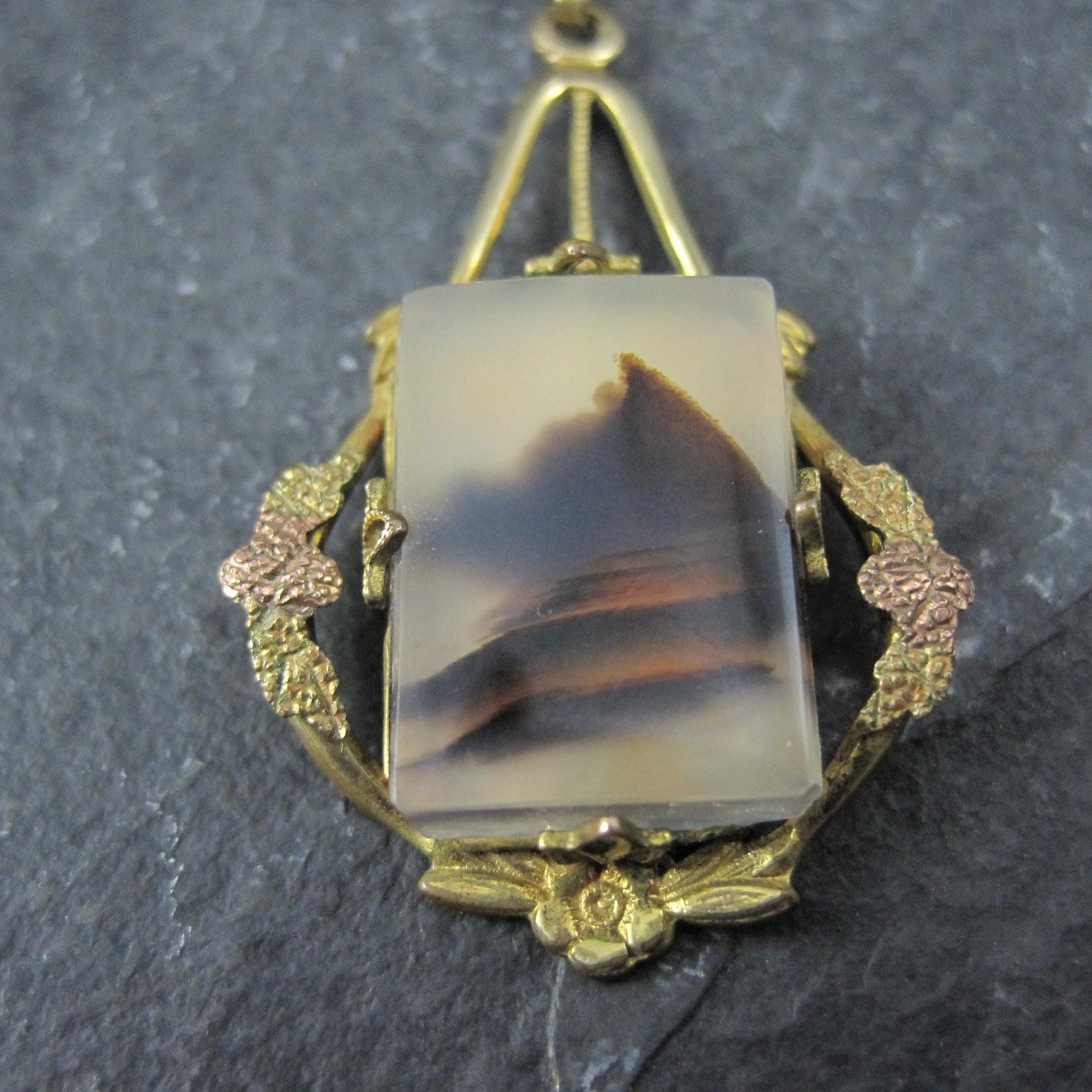 Art Deco 12K Gold Filled Montana Agate Pendant Necklace