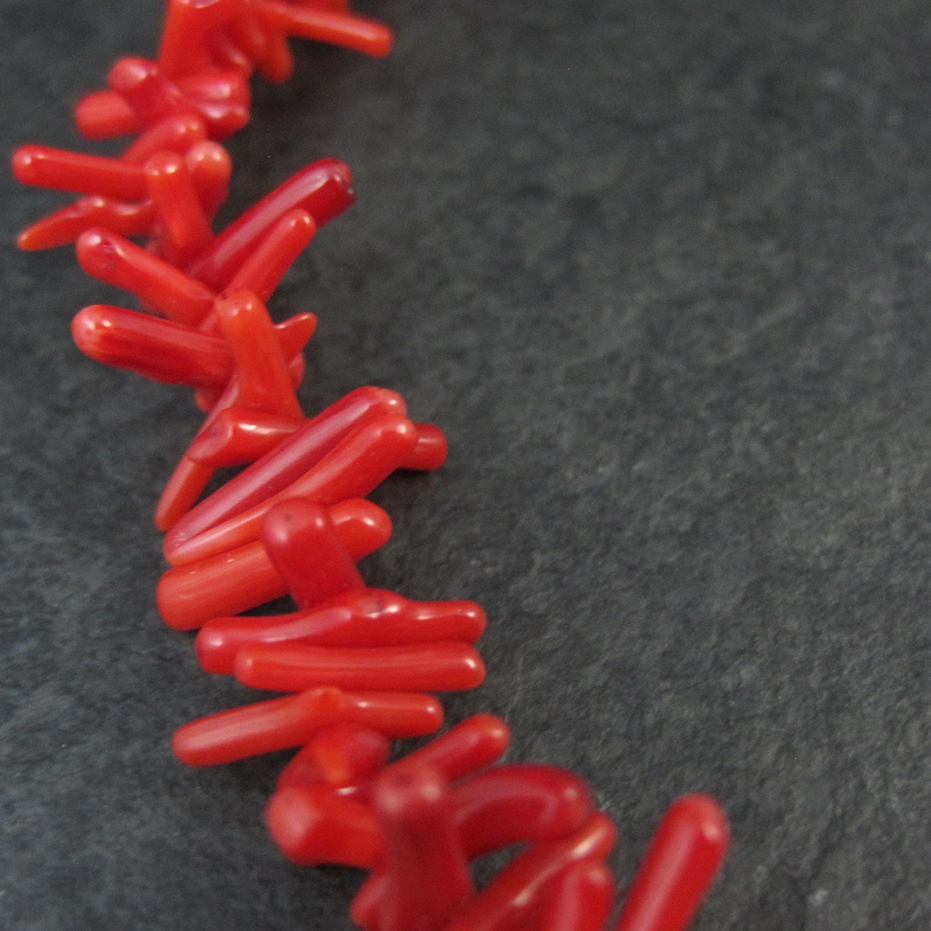 Vintage Coral Necklace 17 Inches