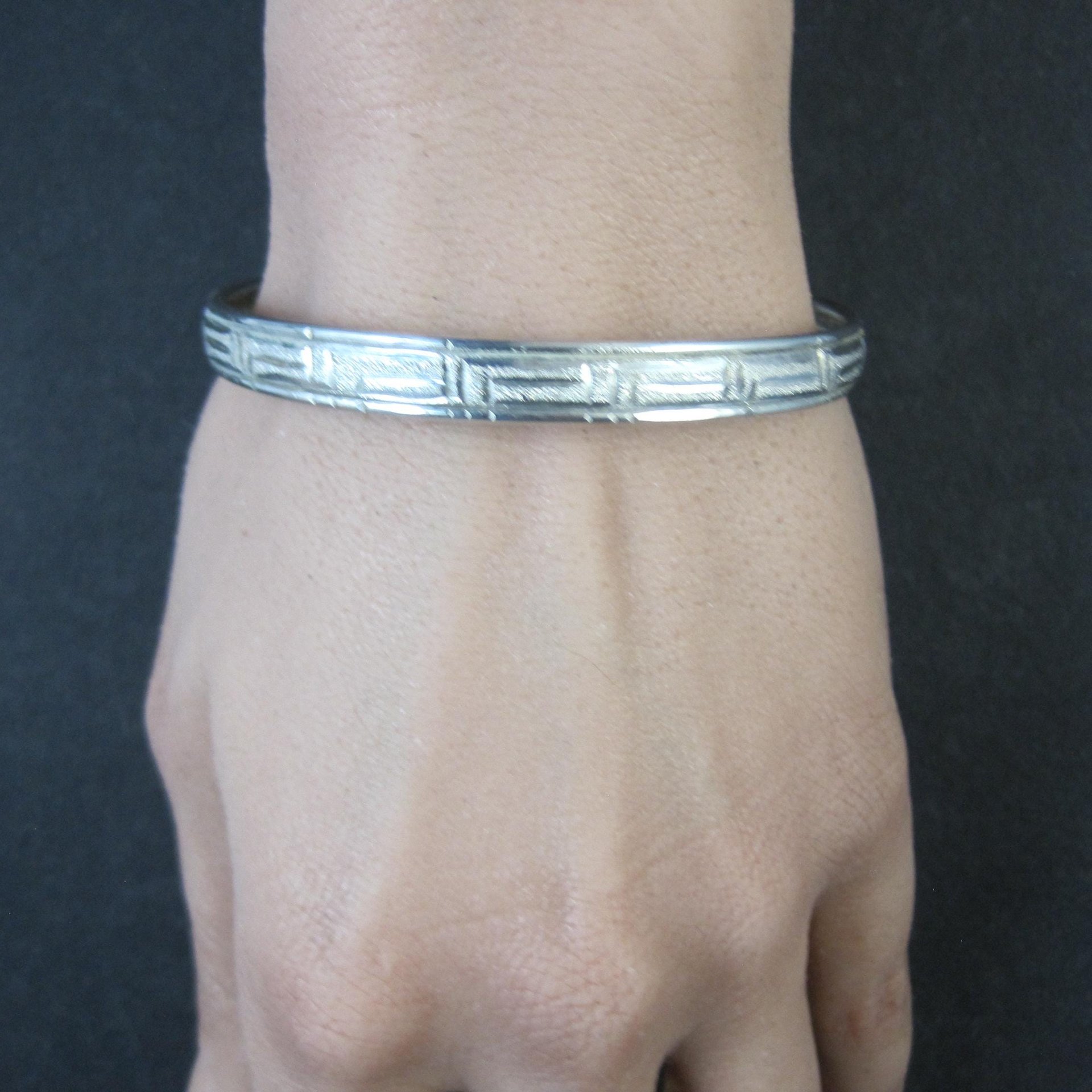 Vintage Diamond Cut Sterling Bangle Bracelet 6.75 Inches