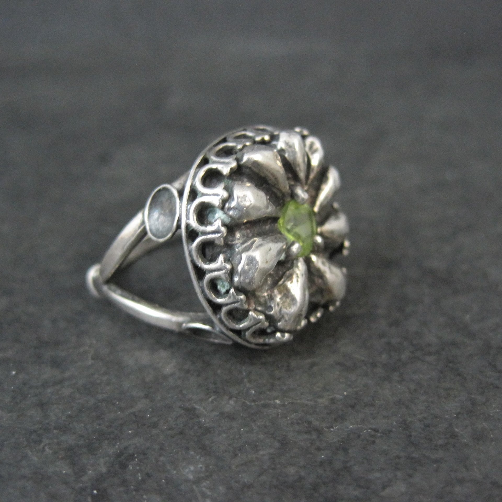 Vintage Sterling Peridot Flower Ring Size 6 Estate Silver