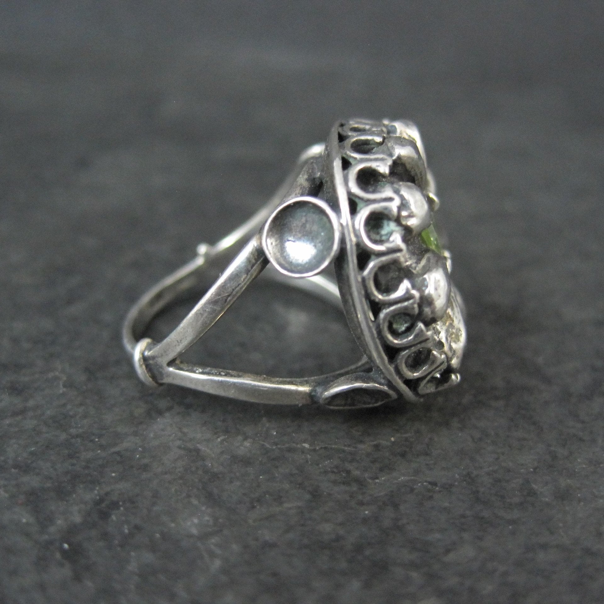 Vintage Sterling Peridot Flower Ring Size 6 Estate Silver