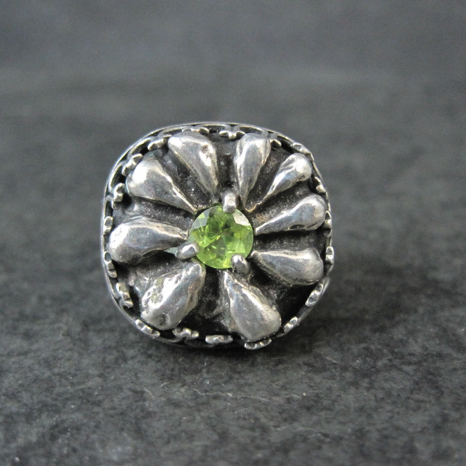 Vintage Sterling Peridot Flower Ring Size 6 Estate Silver