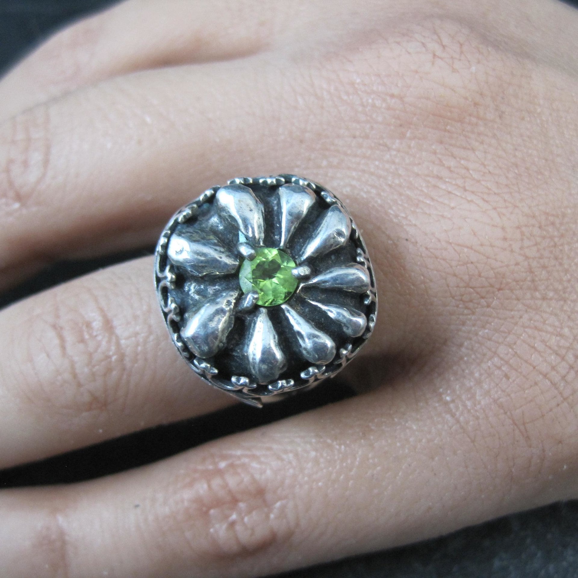 Vintage Sterling Peridot Flower Ring Size 6 Estate Silver