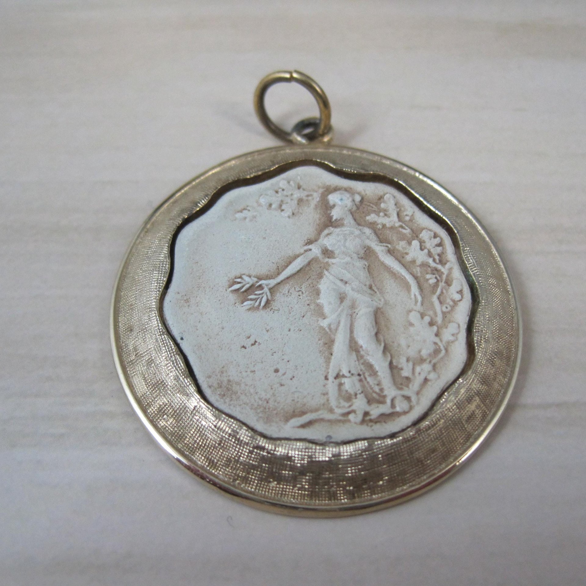 Vintage Cameo Pendant and Clip On Earrings Jewelry Set