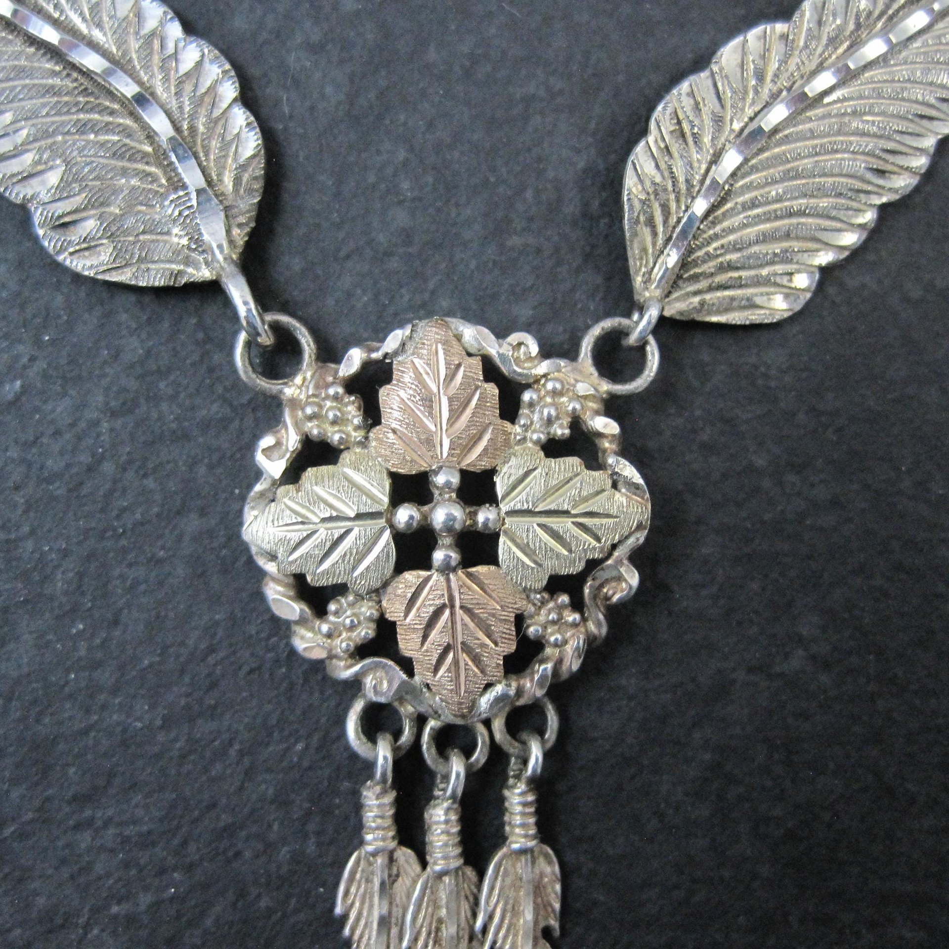 Vintage Black Hills Gold & Silver Feather Necklace Mt Rushmore