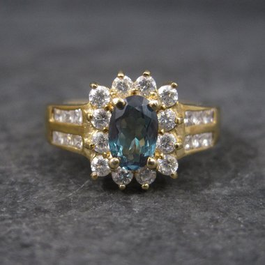 Vintage 10K .50 Carat Oval Diopside Ring Size 8