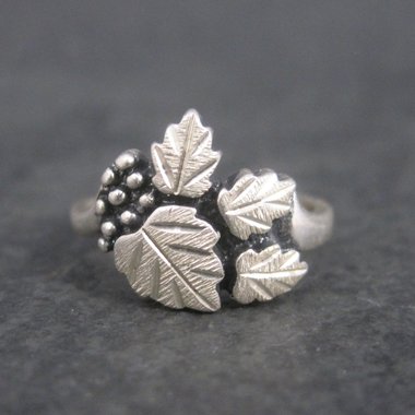 Vintage Sterling Black Hills Silver Leaf Ring Size 6