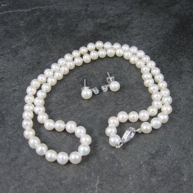 Vintage Freshwater Pearl Necklace Earrings Jewelry Set 18 Inches