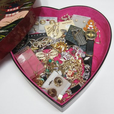 Large Japanese Lacquer Heart Box With Vintage Jewelry Lot