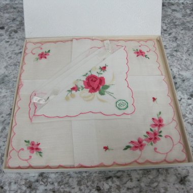 Vintage Embroidered Rose Hankies Set of 2 Cotton Desco Original Box Gift Set