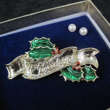 Gerrys Happy Holidays Christmas Brooch New Old Stock